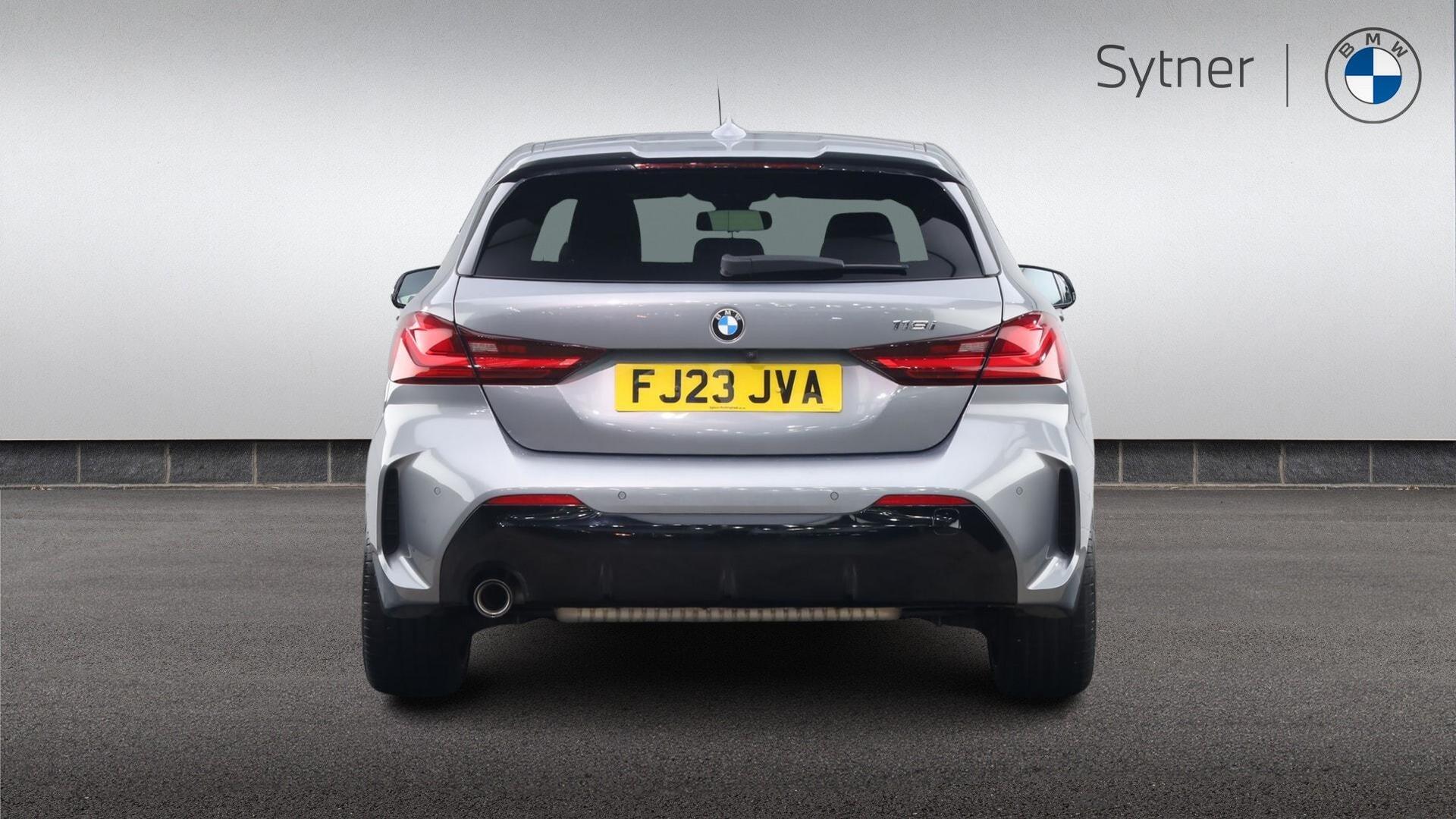 BMW 1 Series view 15