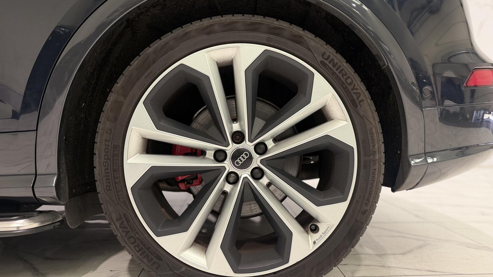 Audi SQ5 view 50