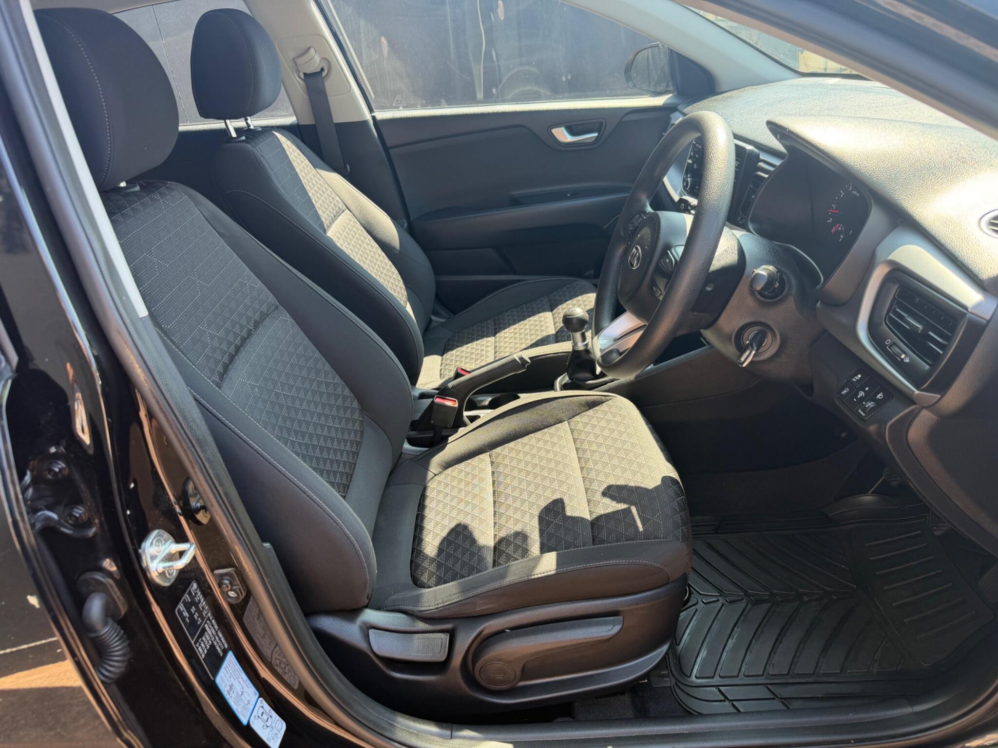 Kia Rio view 6