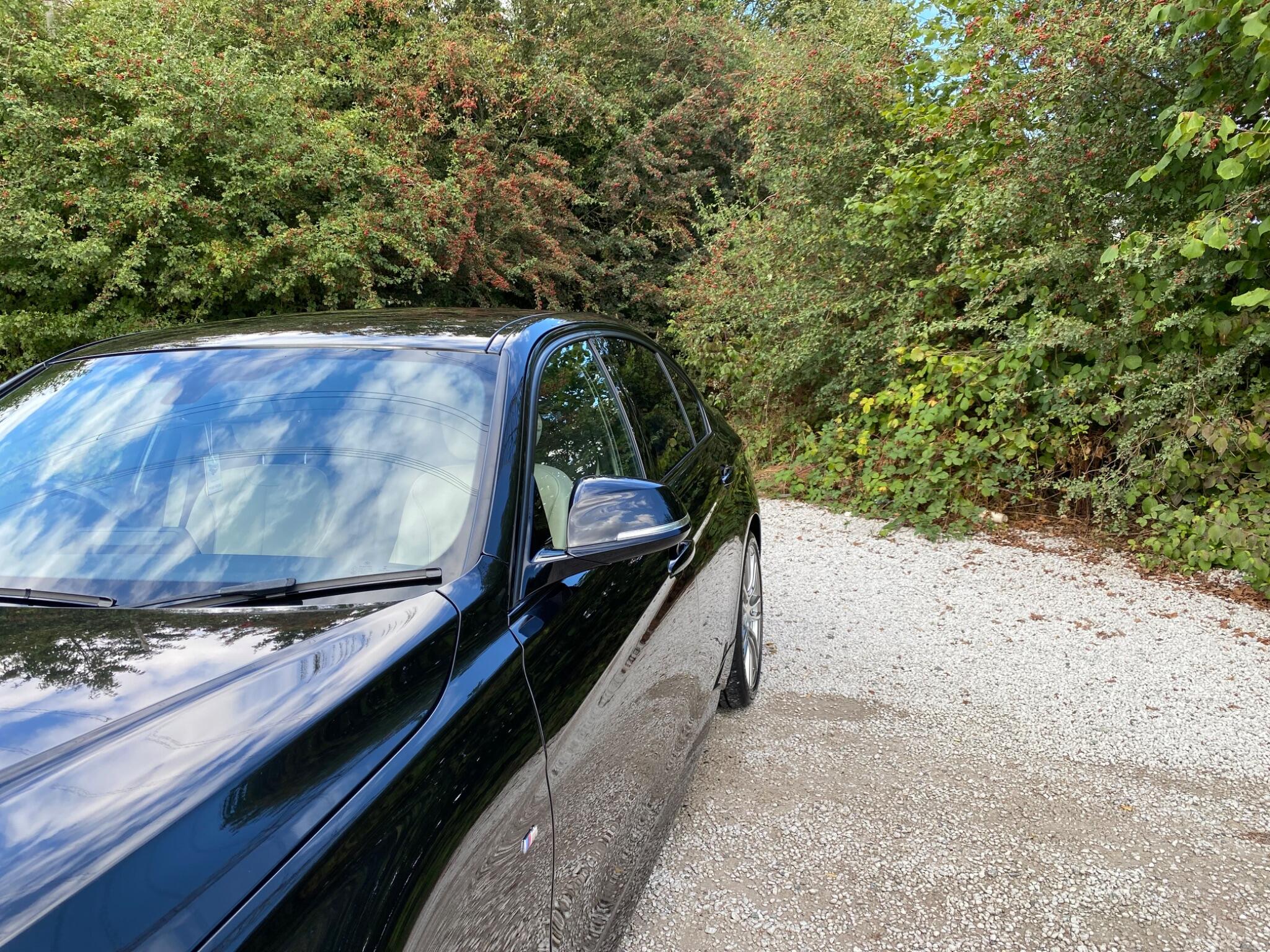 BMW 3 Series view 24