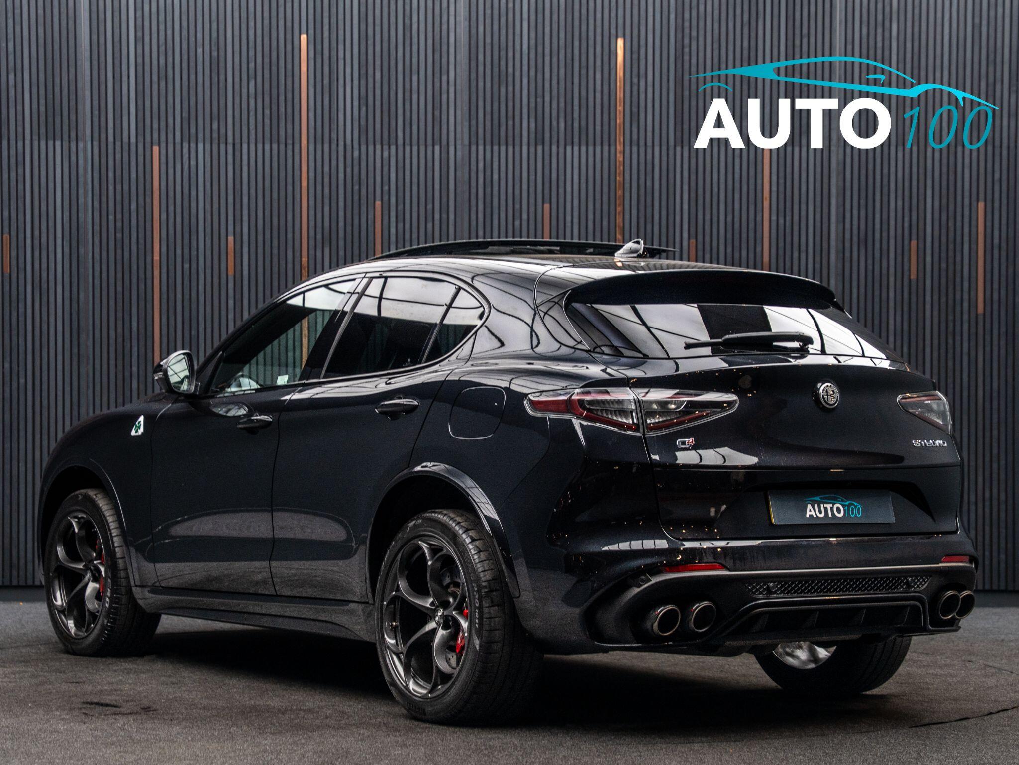 Alfa Romeo Stelvio view 3