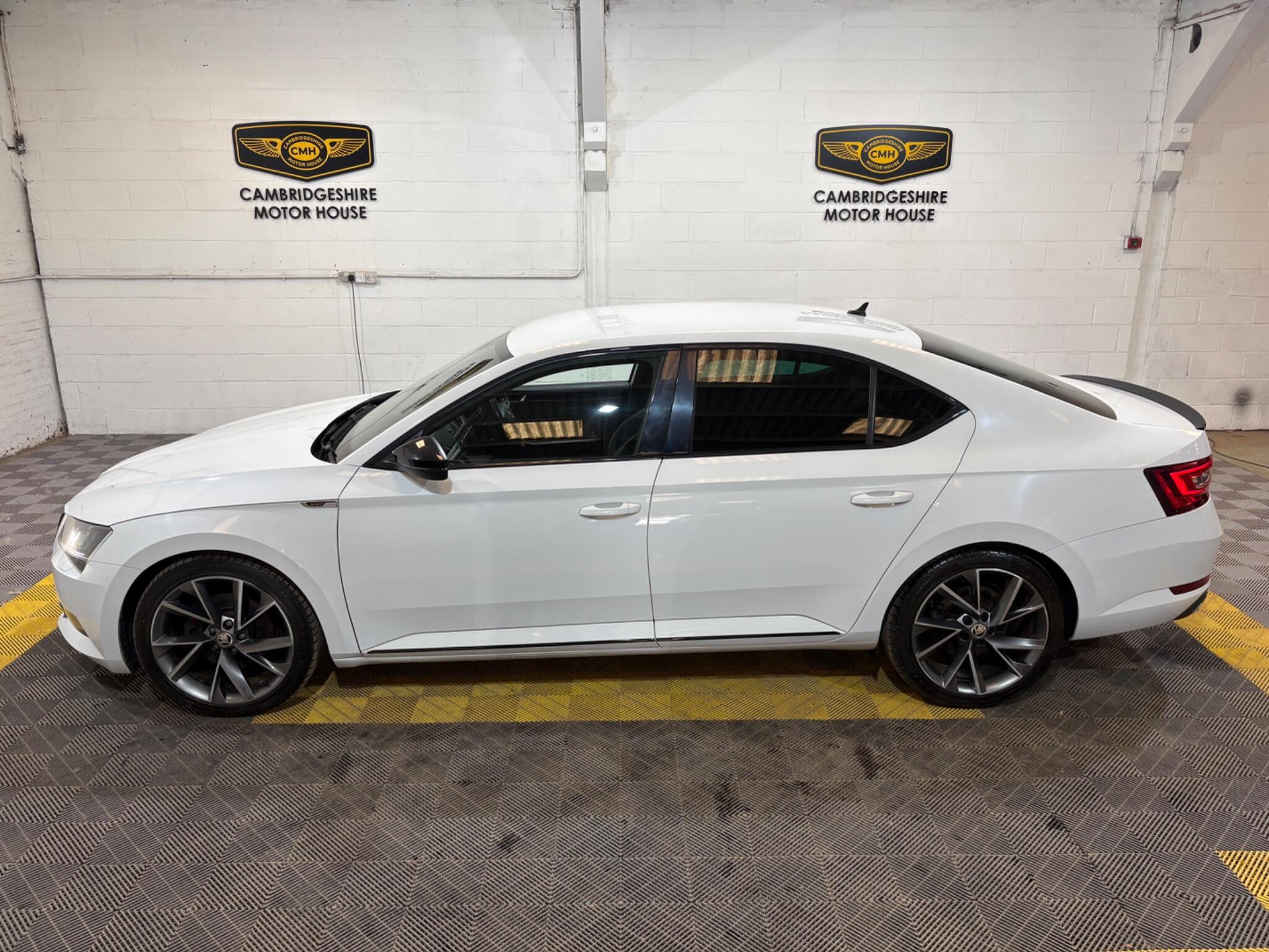 Skoda Superb view 9