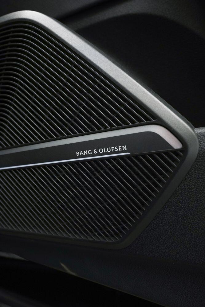 Audi Q5 view 16