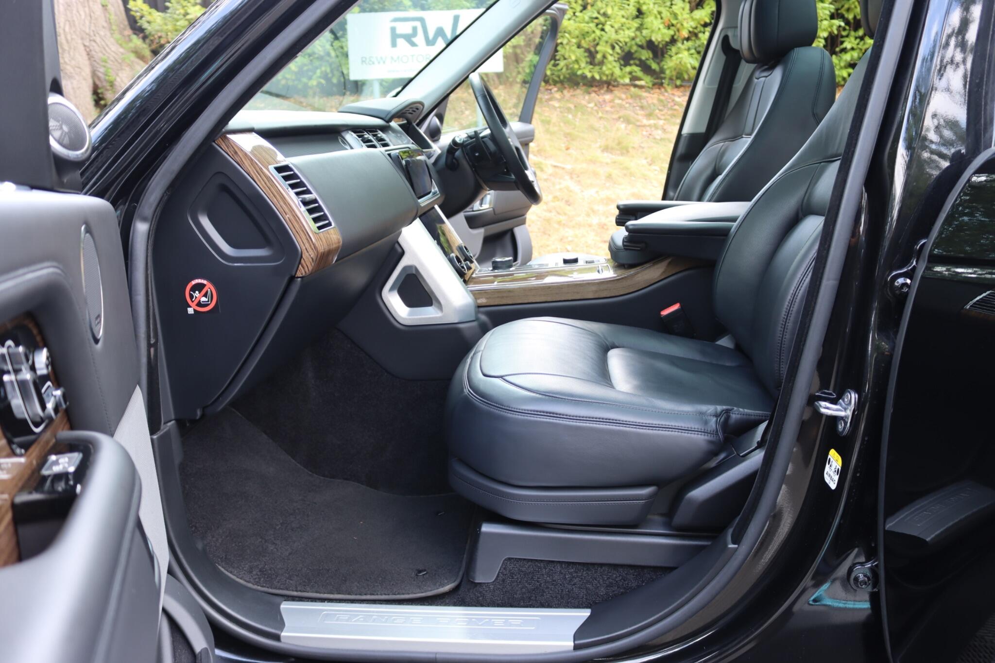Land Rover Range Rover view 10