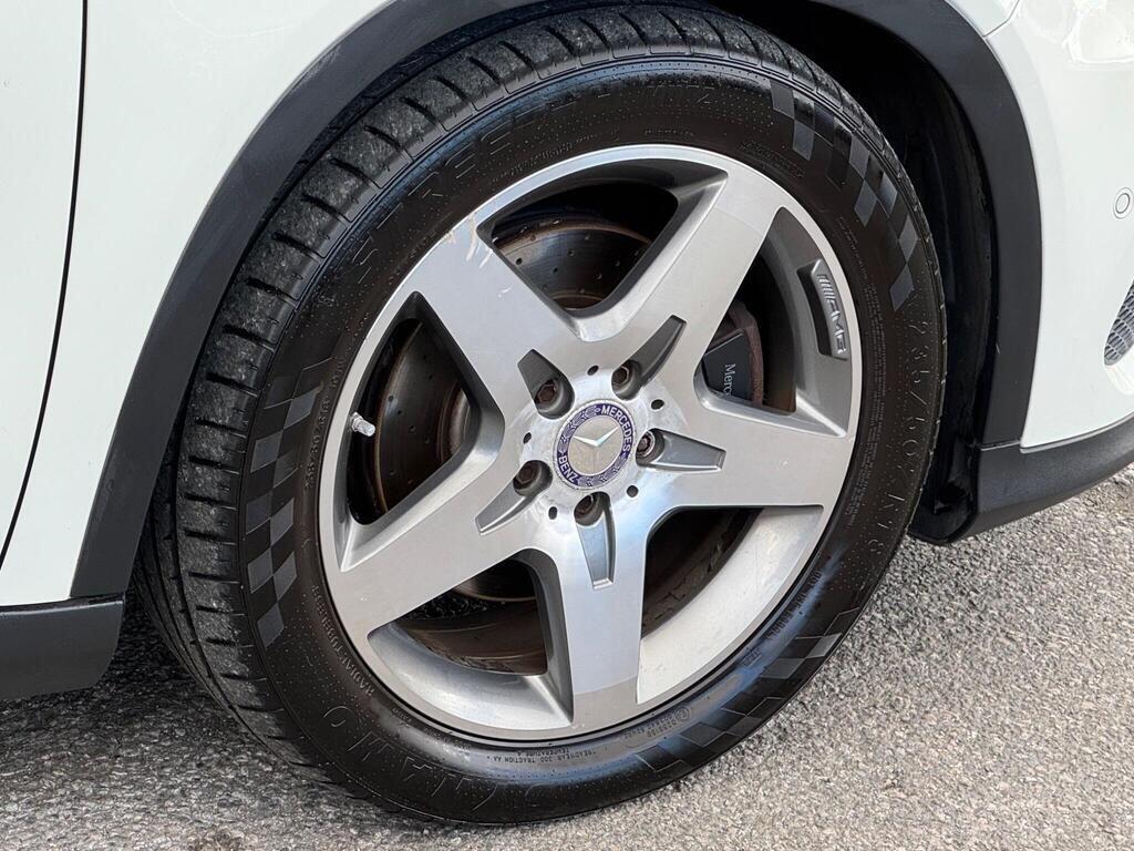 Mercedes-Benz Gla view 51