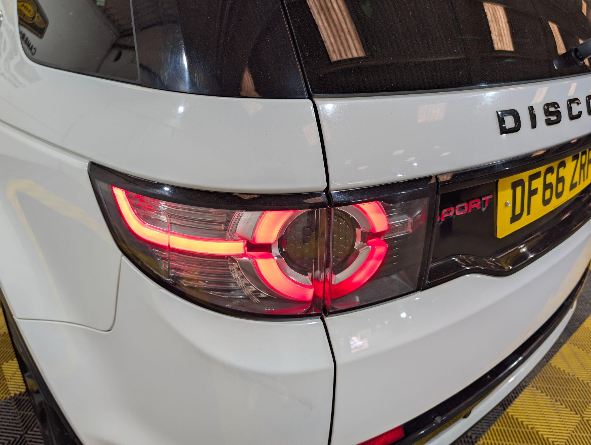 Land Rover Discovery Sport view 74