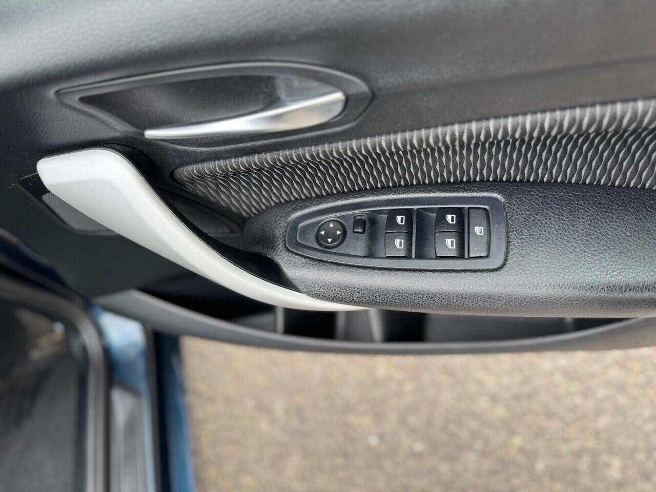 BMW 1 Series view 21