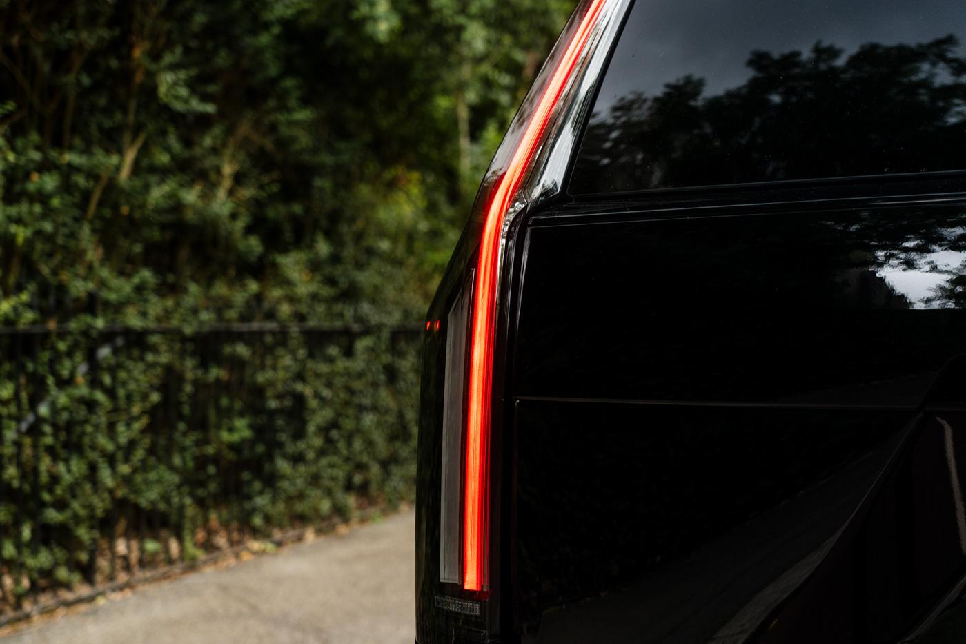 Cadillac Escalade view 16