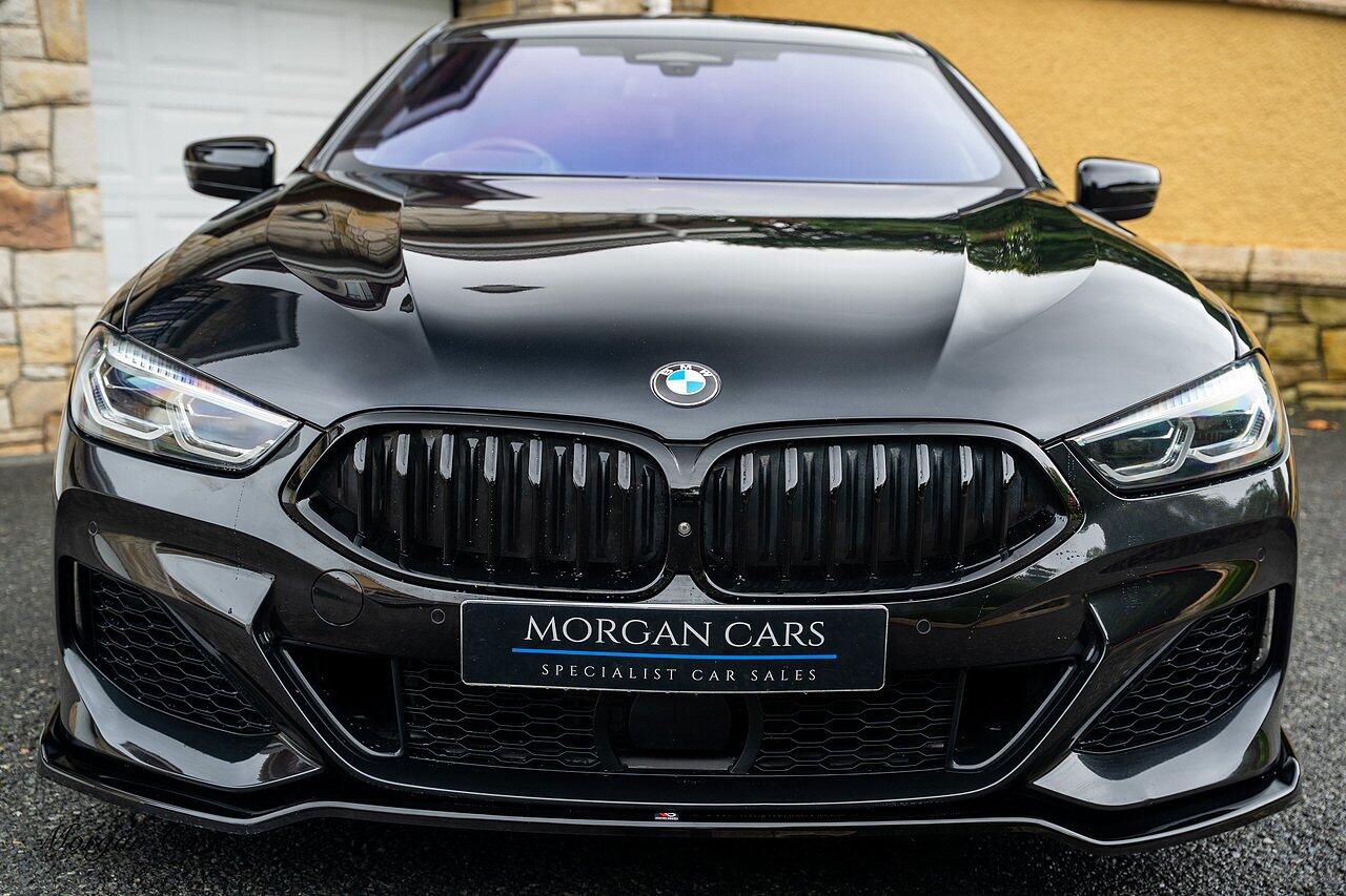 BMW 8 Series view 26
