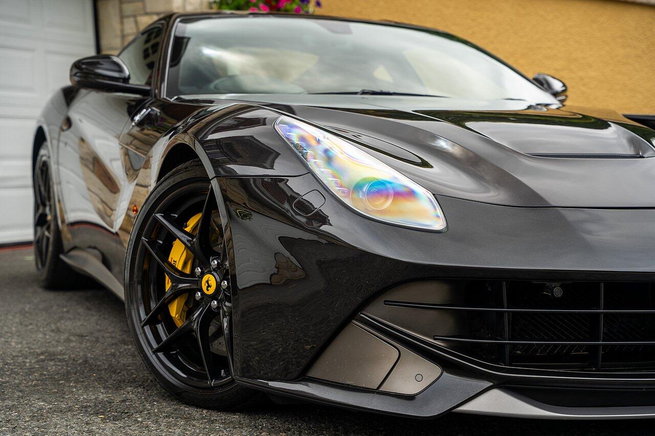 Ferrari F12 view 29