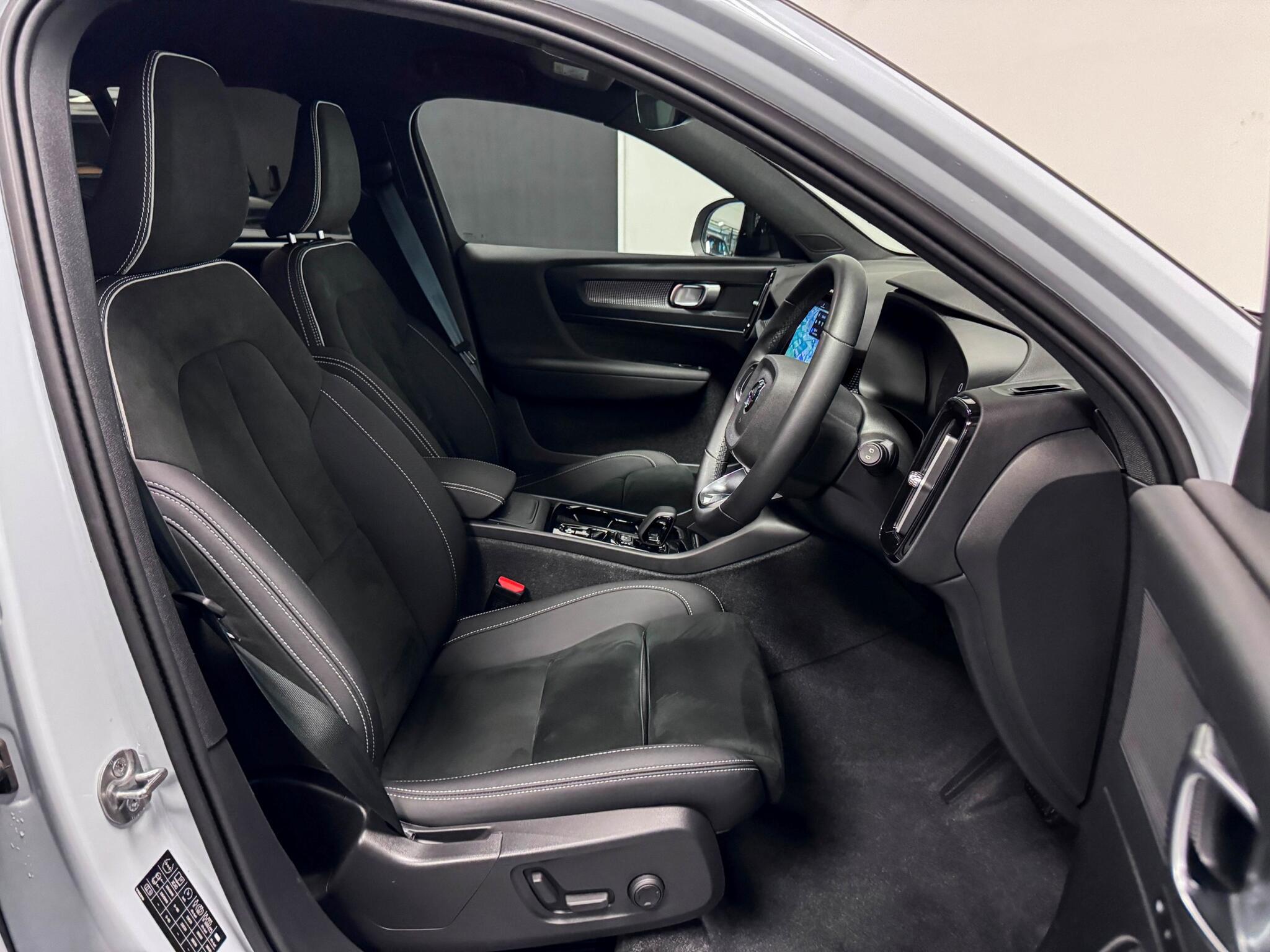 Volvo XC40 view 29