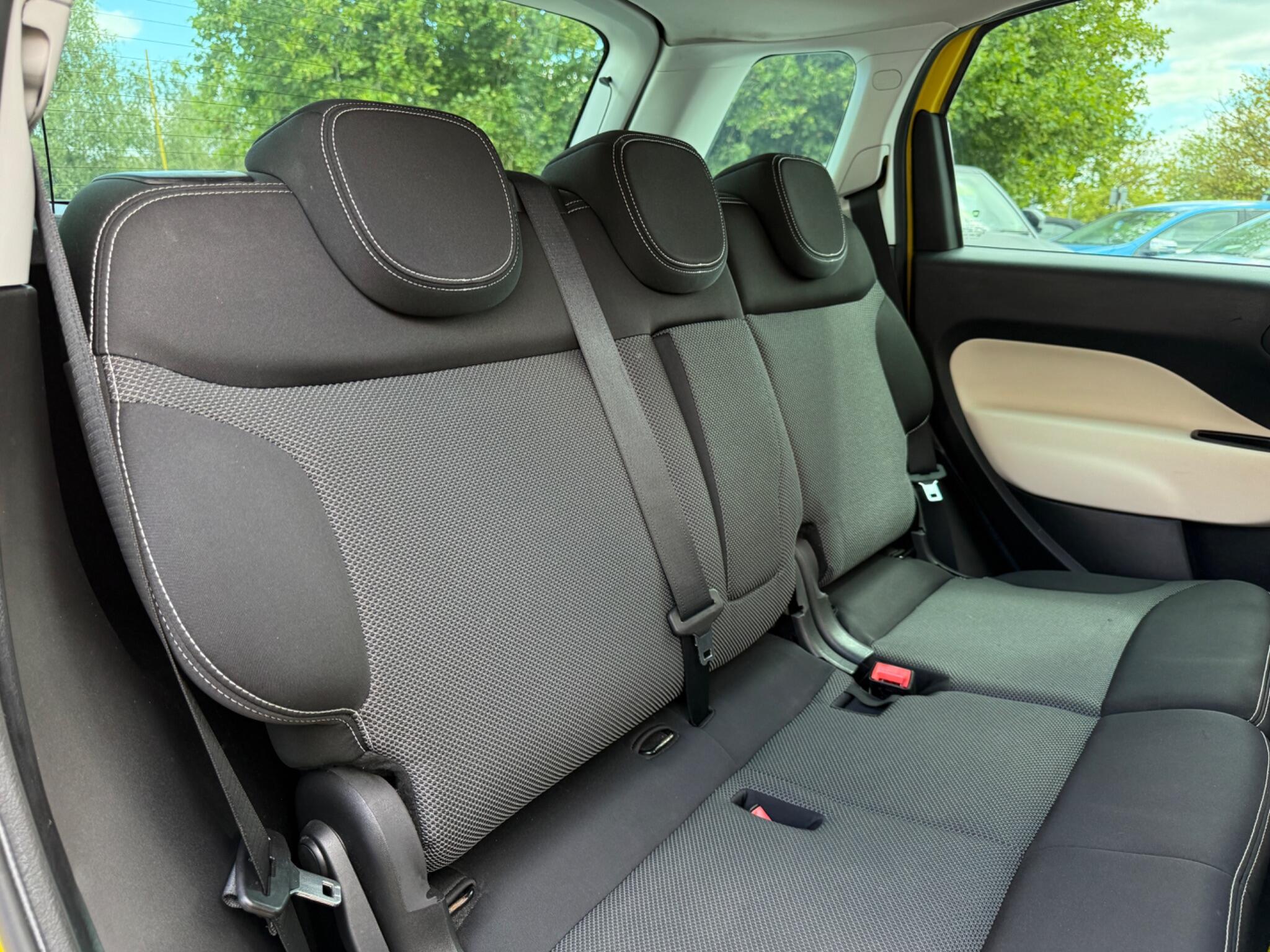 Fiat 500L - Image 36