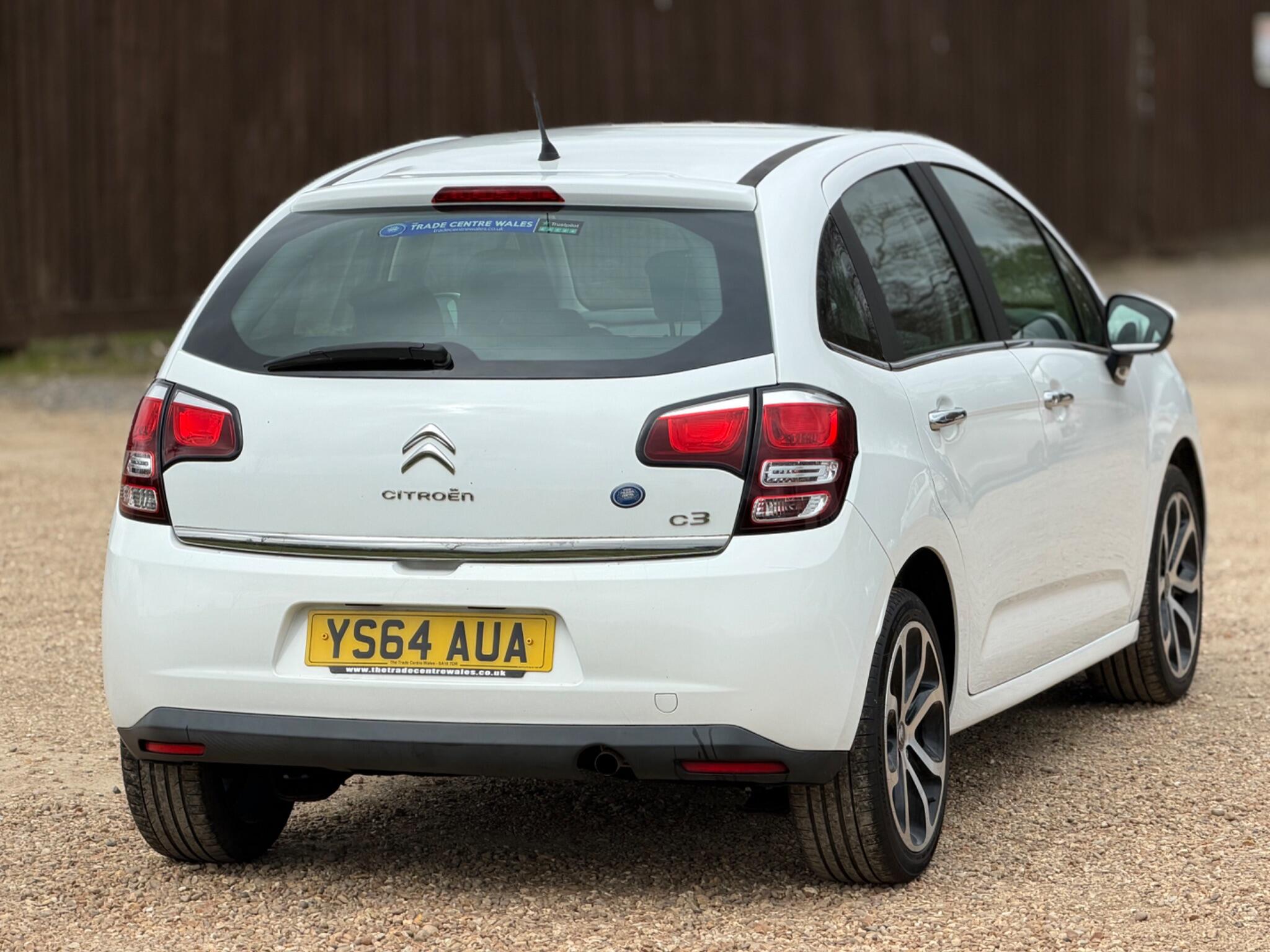 2015 Citroen C3 1.2 PureTech Selection Euro 6 5dr image 11