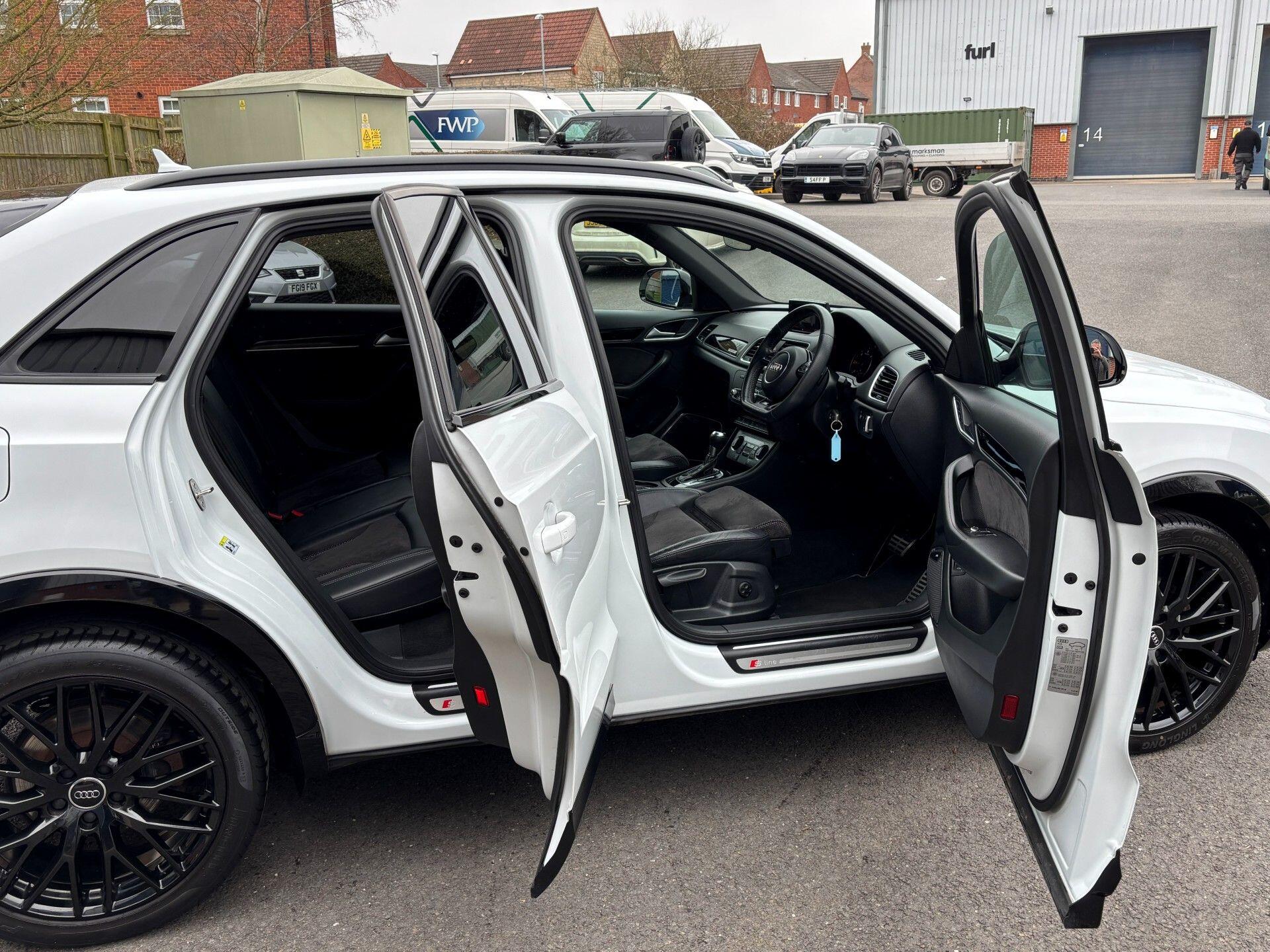 Audi Q3 view 27