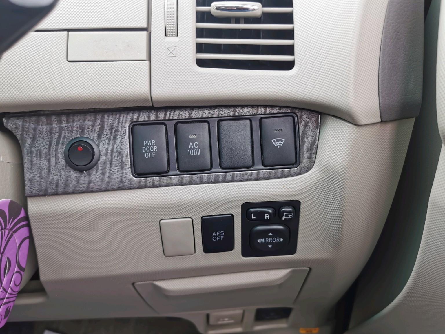 Toyota Estima view 11