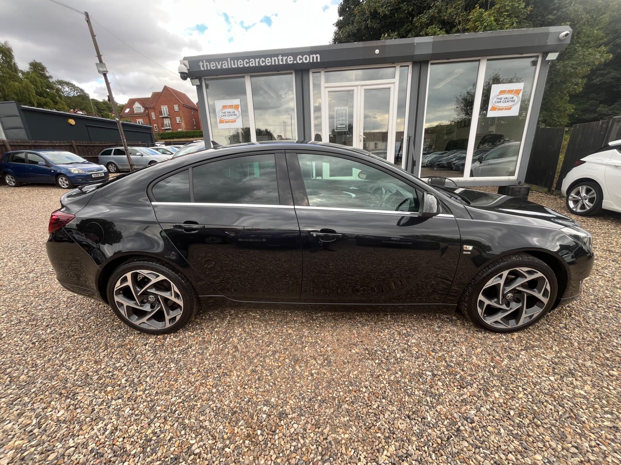 Vauxhall Insignia view 3