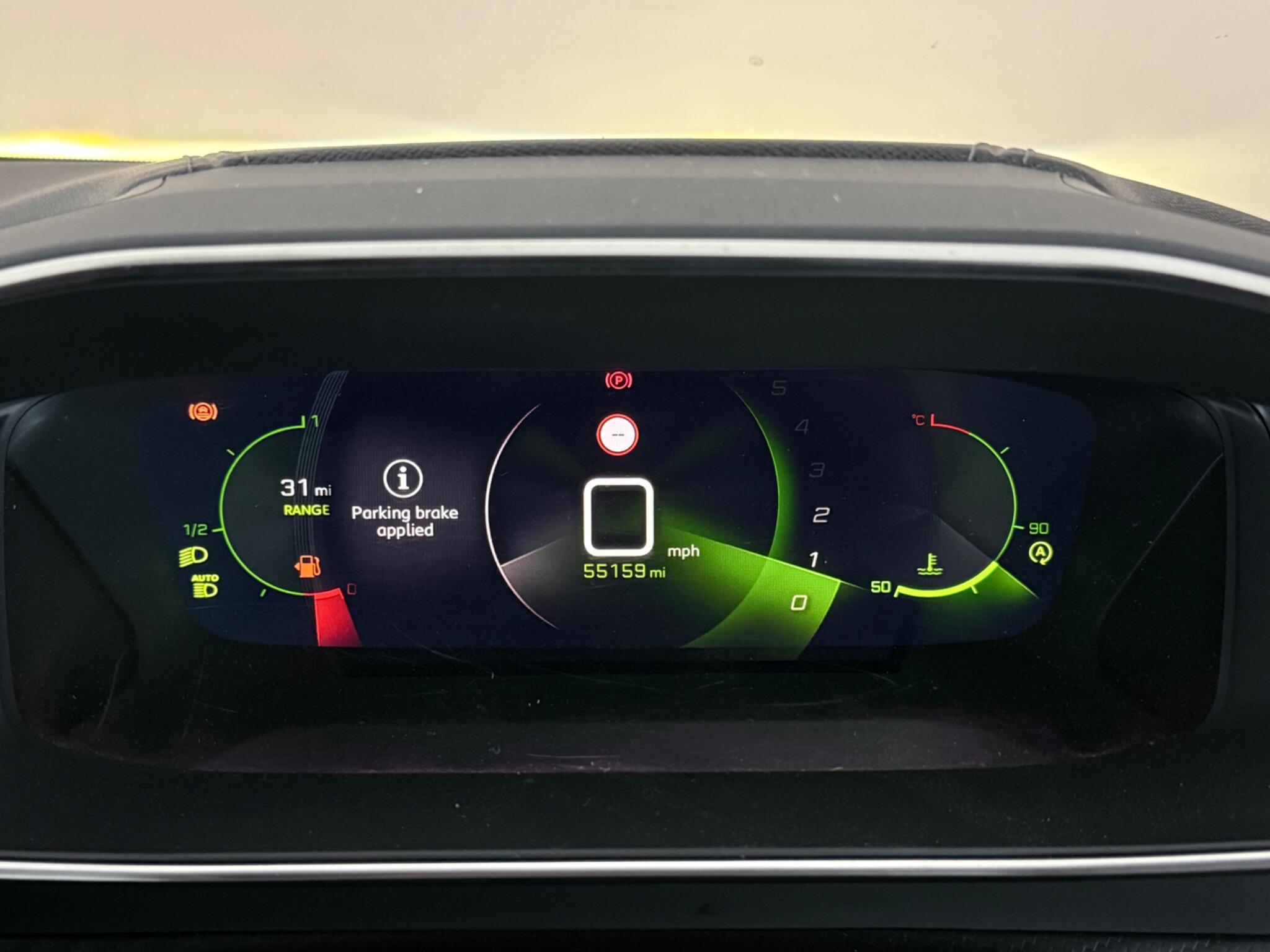 Peugeot 208 view 13