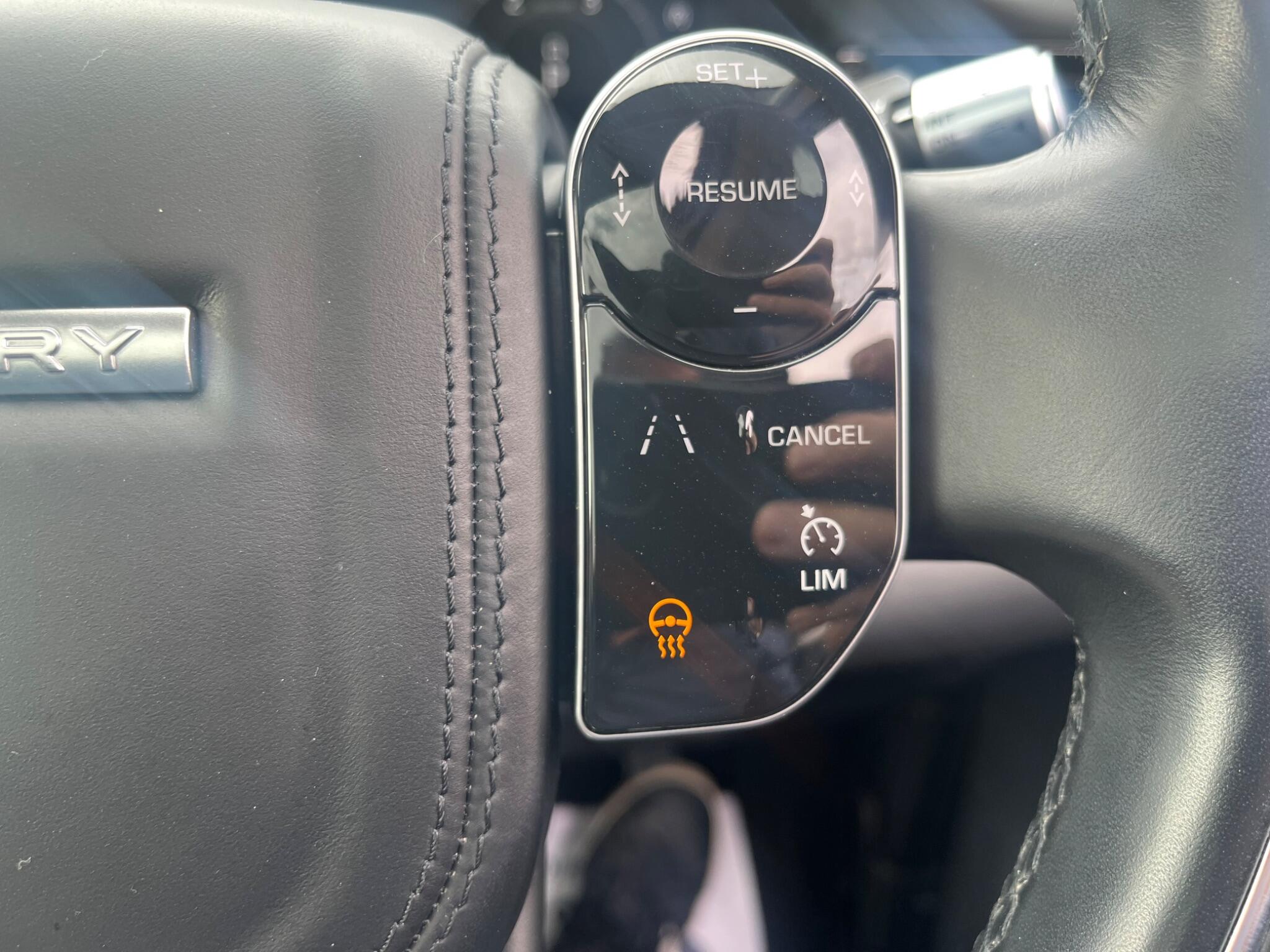 Land Rover Discovery Sport view 25