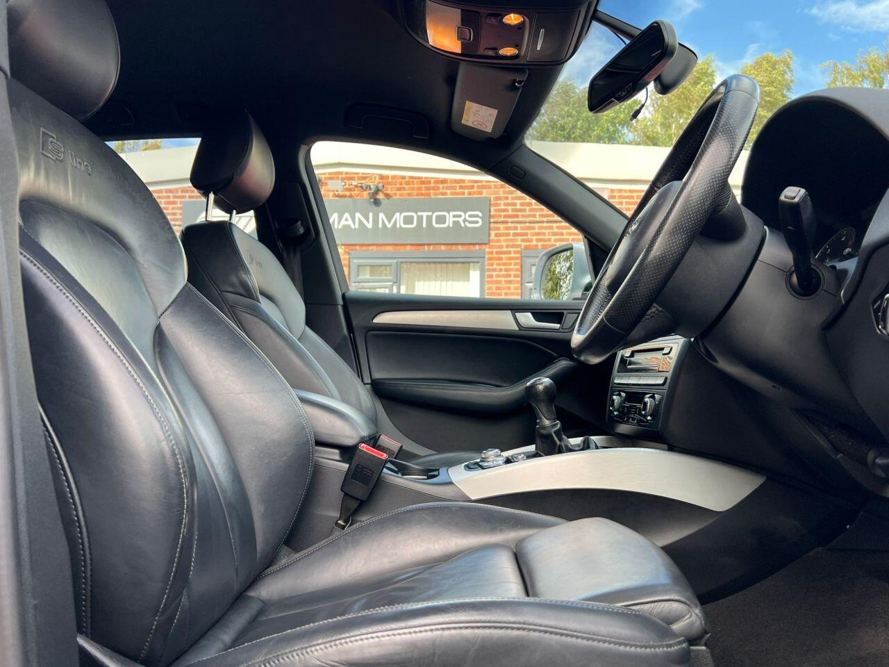 Audi Q5 view 14
