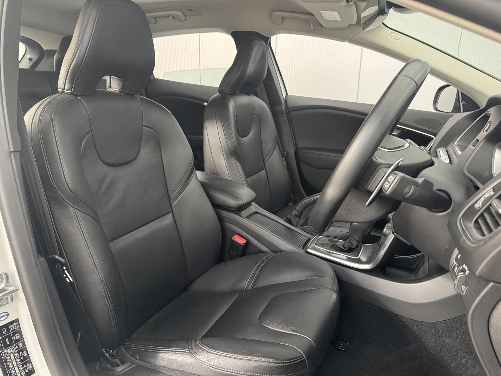 Volvo V40 view 44