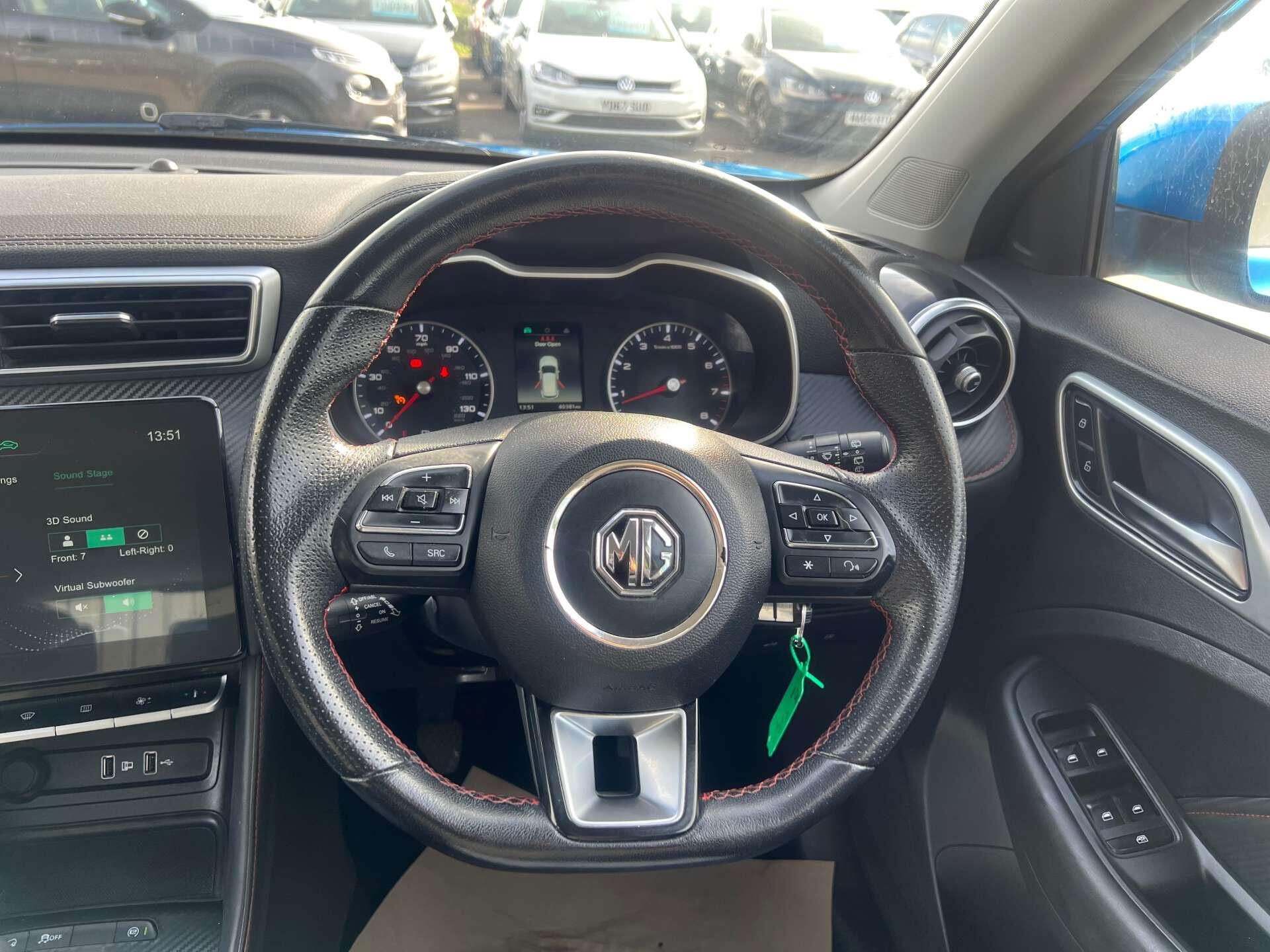 MG ZS view 45