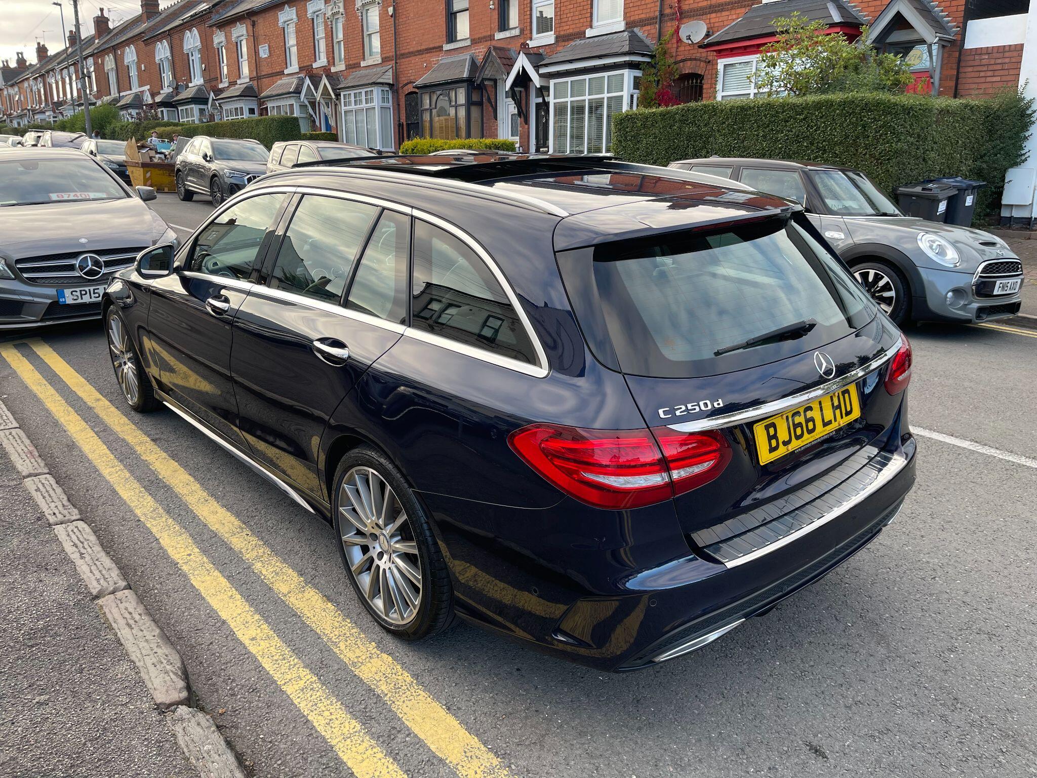 Mercedes-Benz C-Class view 17