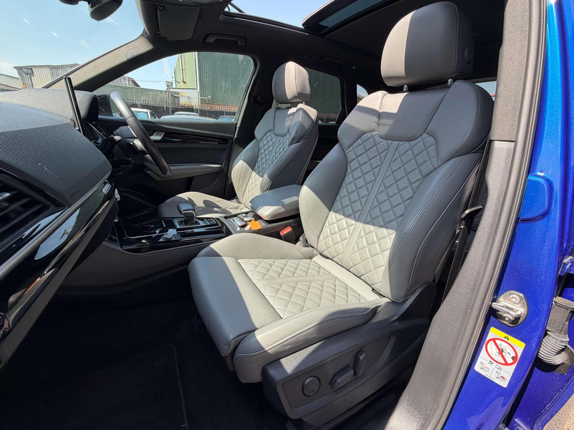 Audi Q5 view 4