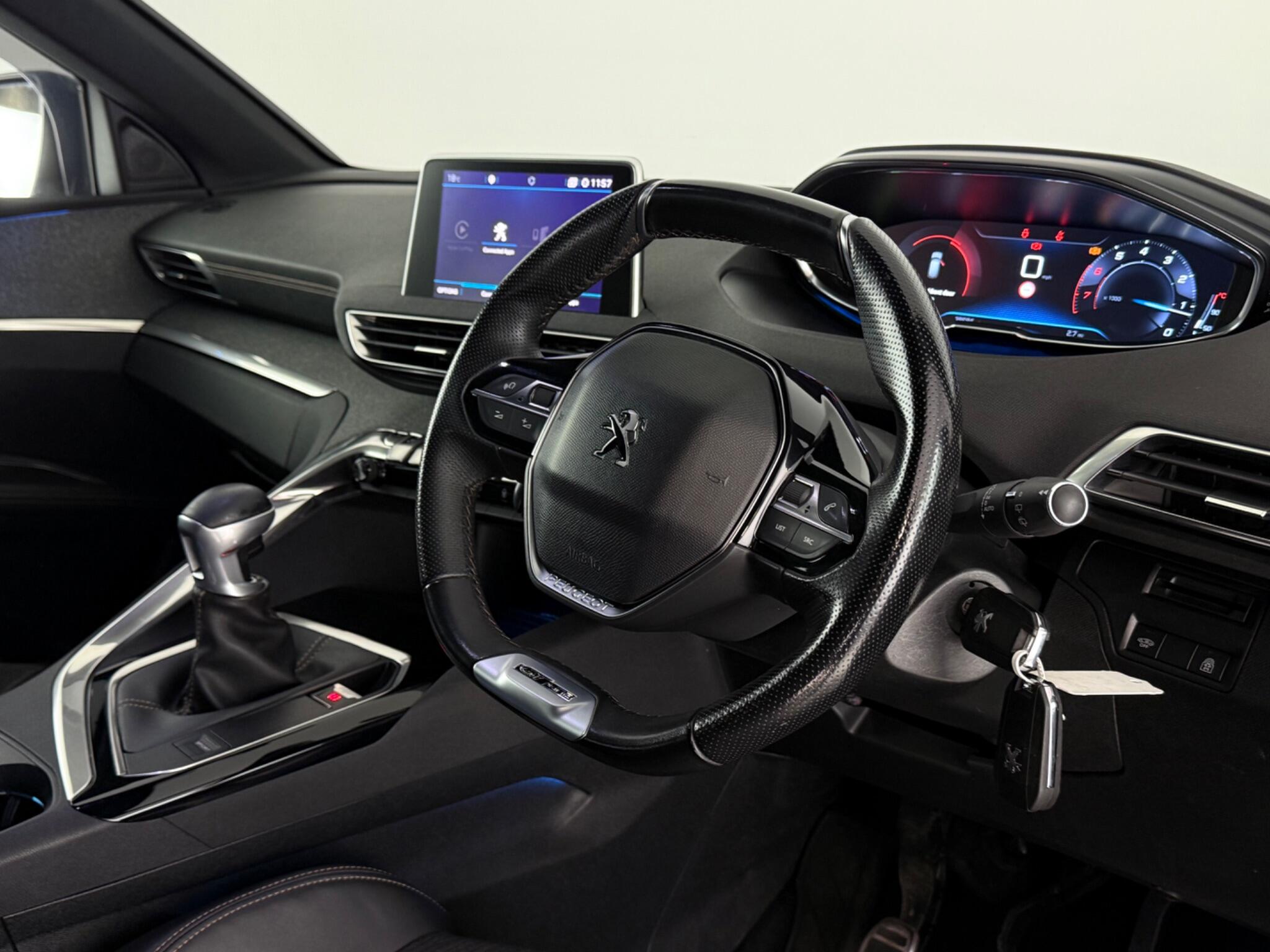 Peugeot 3008 view 3