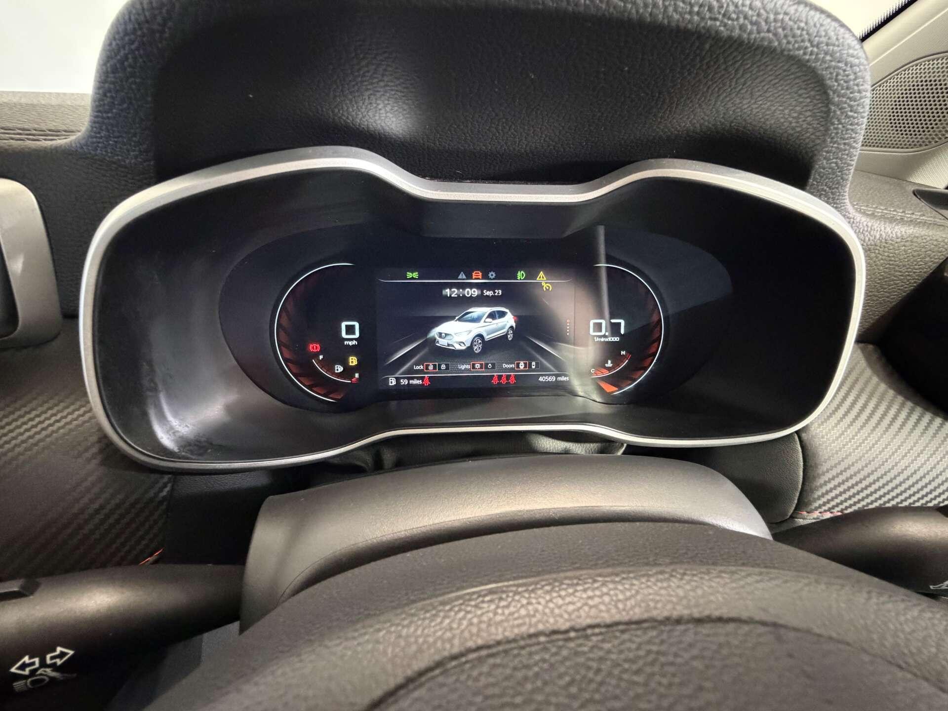 MG ZS view 29