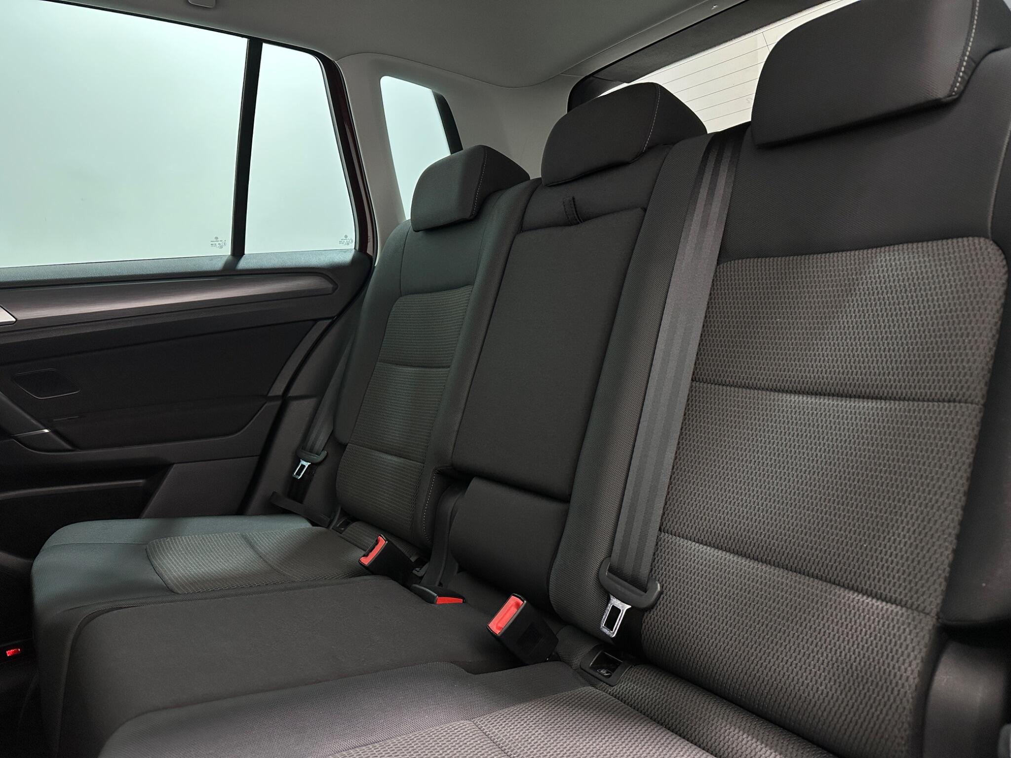 Volkswagen Golf Sportsvan view 39