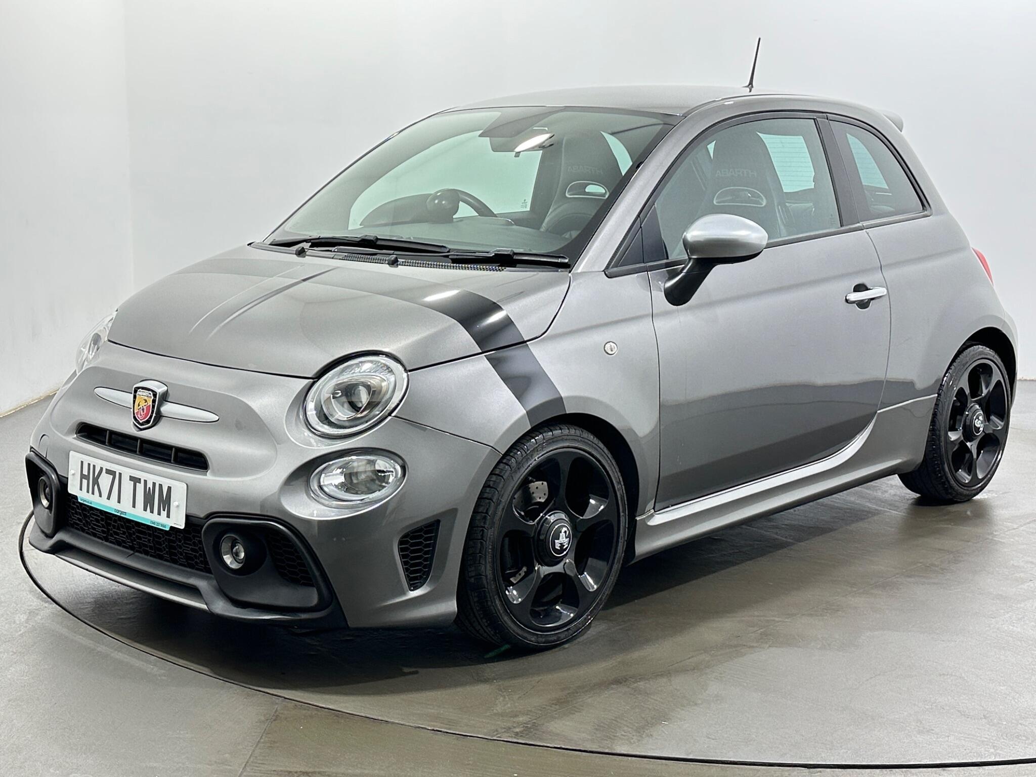 Abarth 595 view 4
