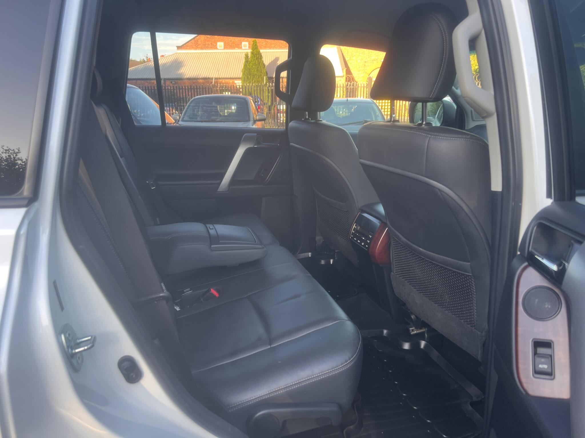 2014 Toyota Land Cruiser 3.0 D-4D Icon Auto 4WD Euro 5 5dr (7 Seats) • 43,921 miles image 20