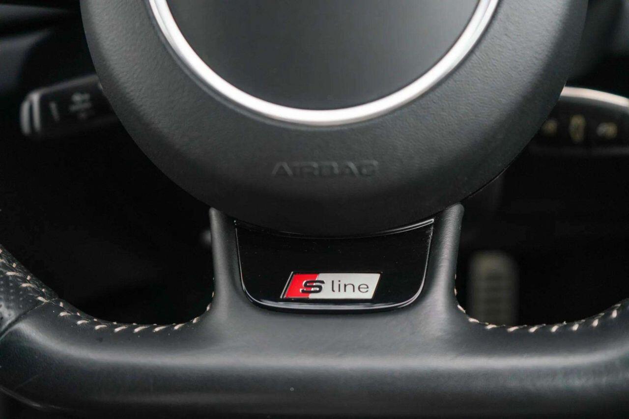 Audi Q3 view 20
