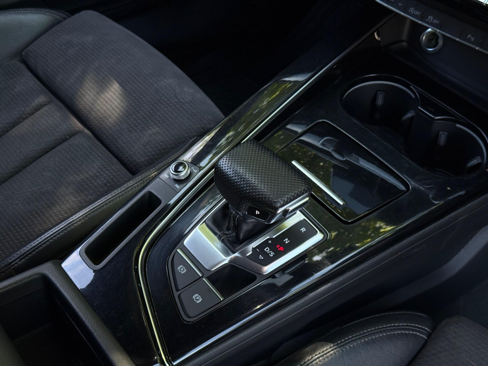 Audi A4 view 14