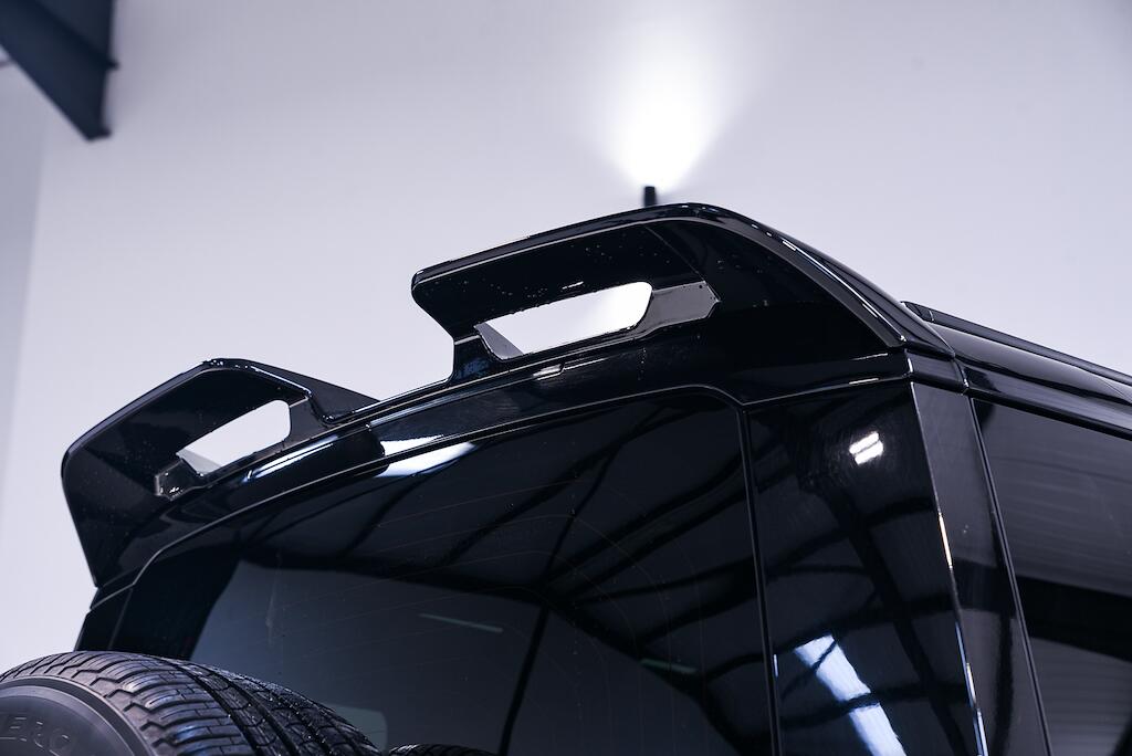 Land Rover Defender view 9
