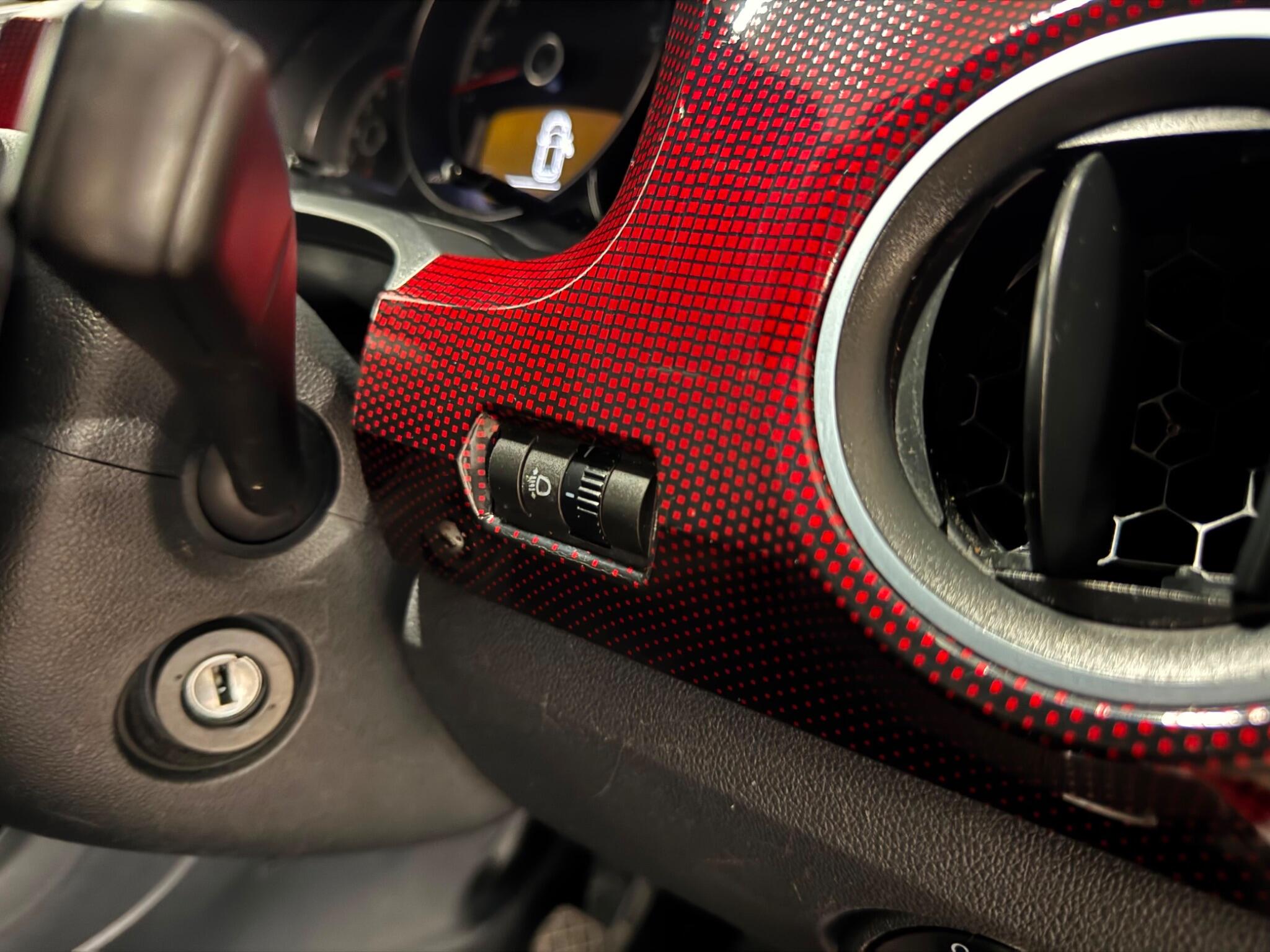 Volkswagen Up! view 32