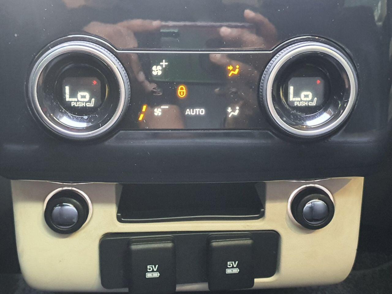 Land Rover Range Rover view 23