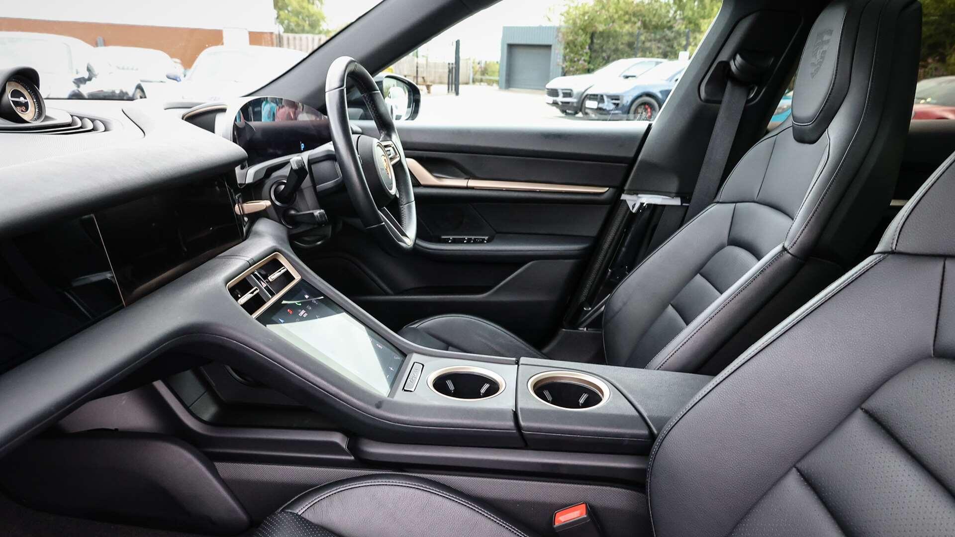 Porsche Taycan view 13