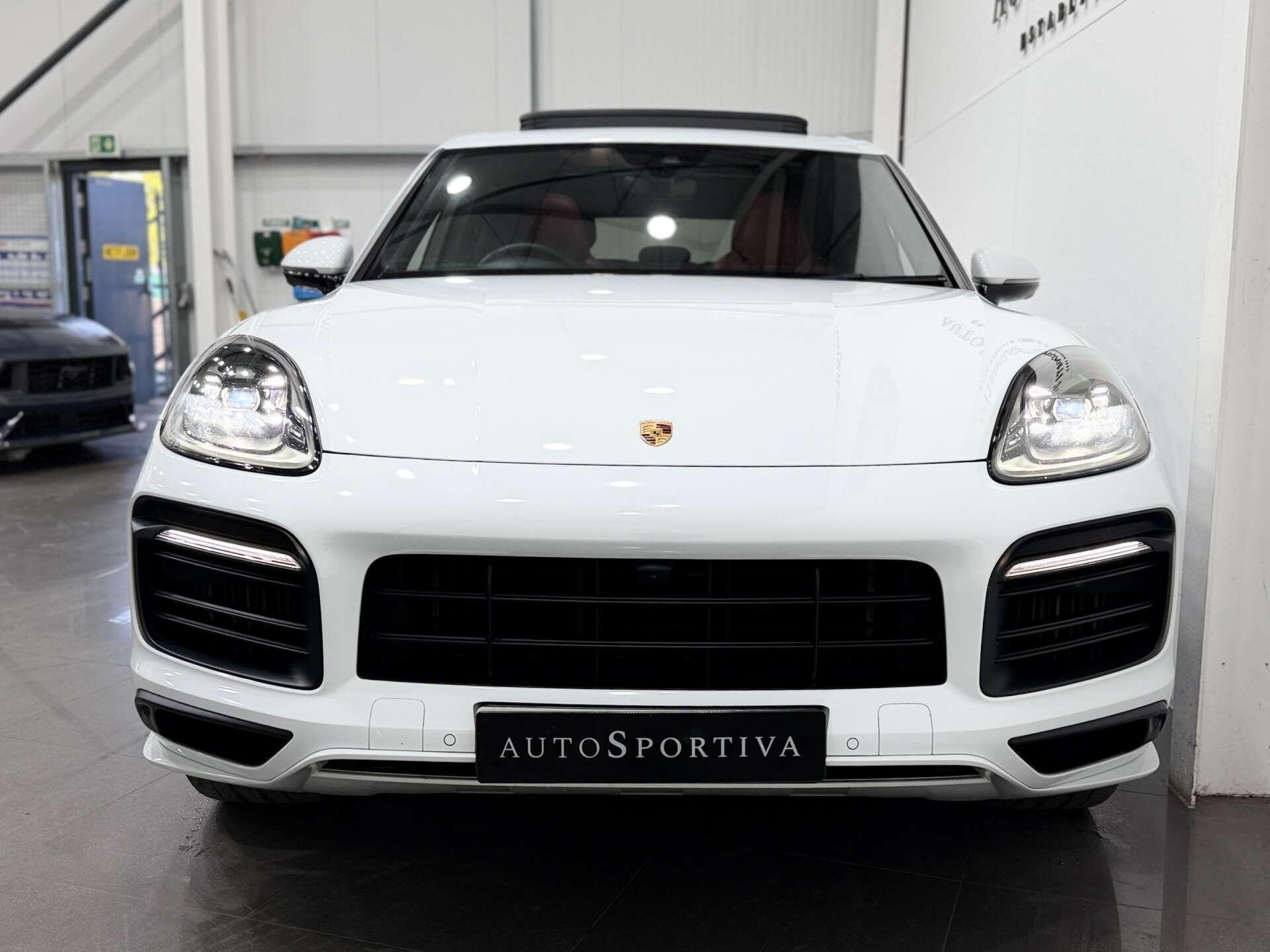 Porsche Cayenne view 6