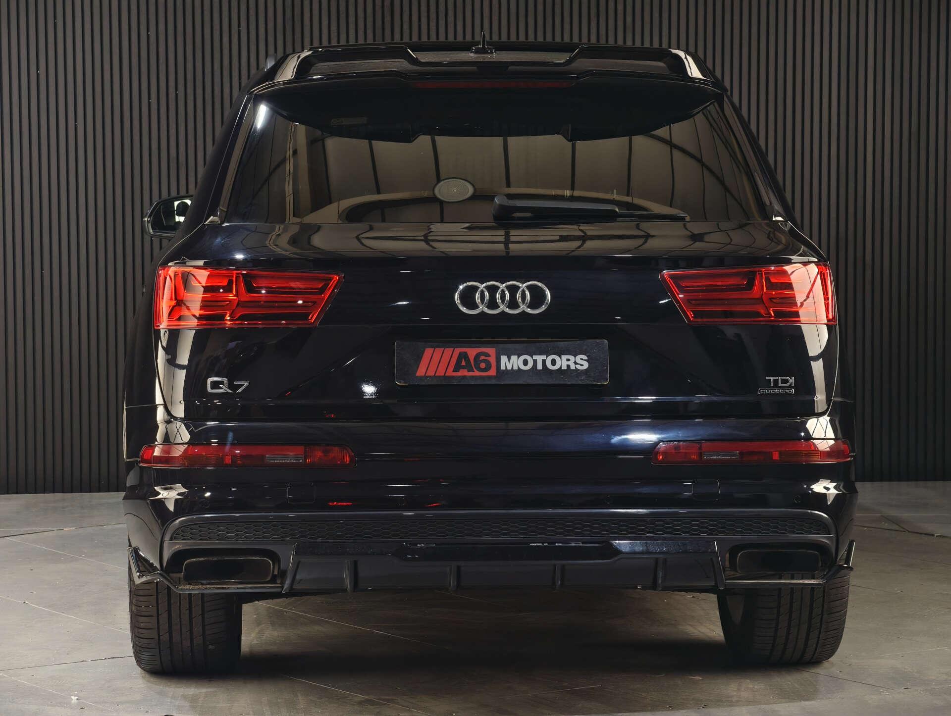 Audi Q7 view 17