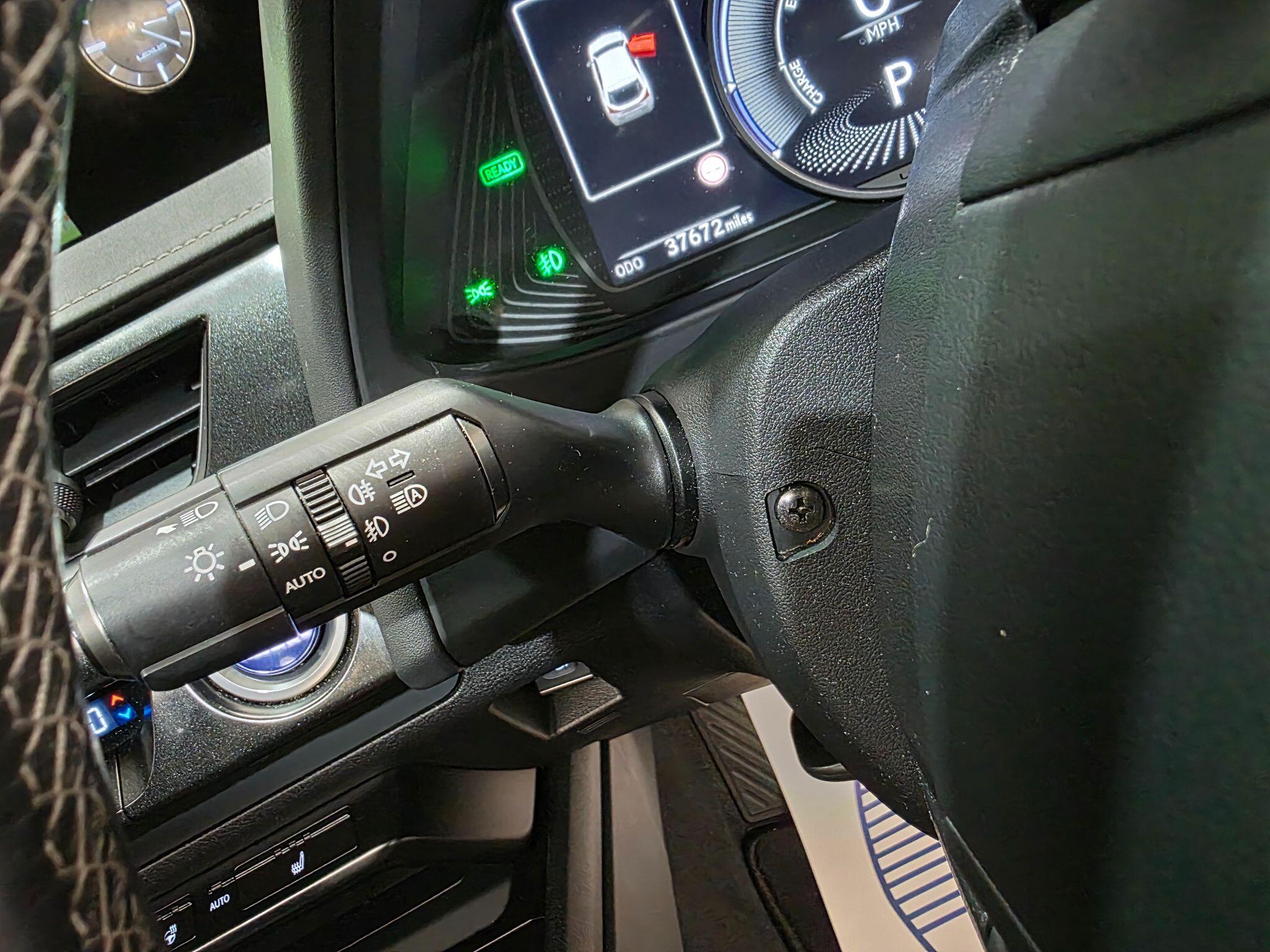 Lexus Ux view 19