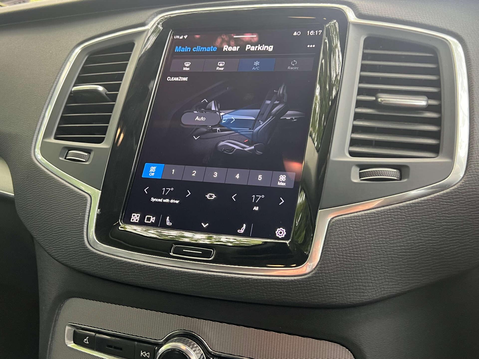 Volvo XC90 view 56