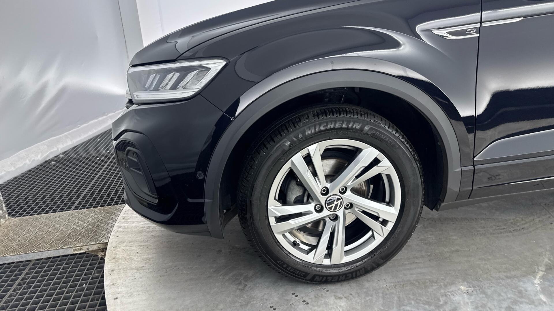 Volkswagen T-Roc view 22