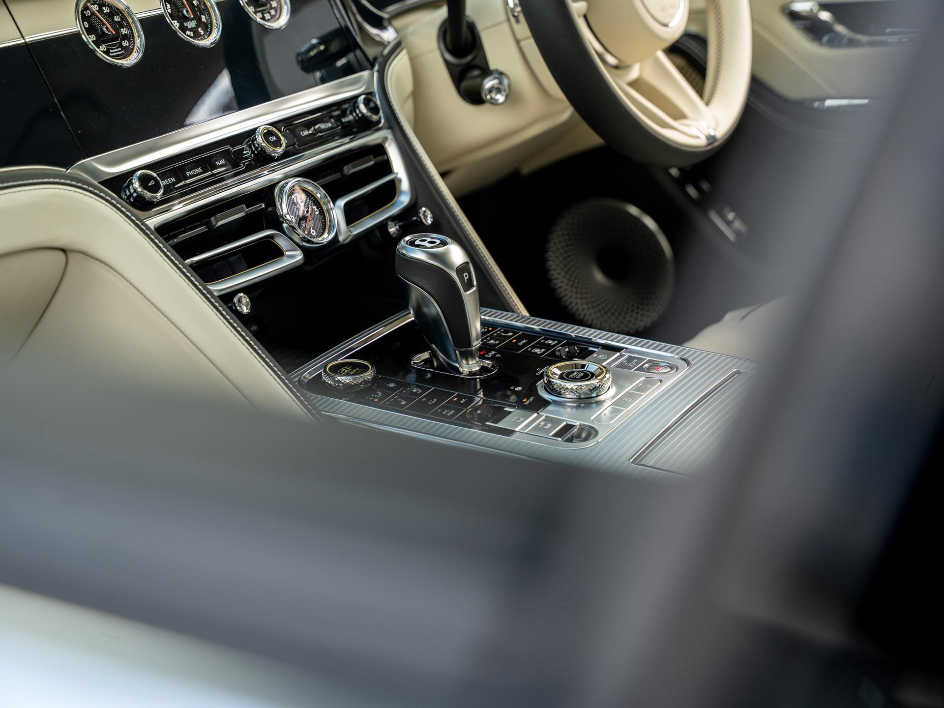 Bentley Flying Spur view 34