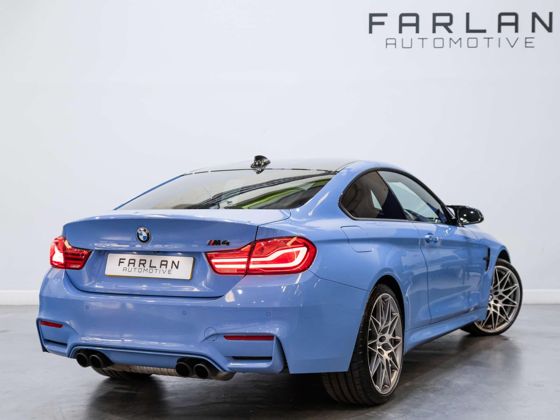 BMW M4 view 4