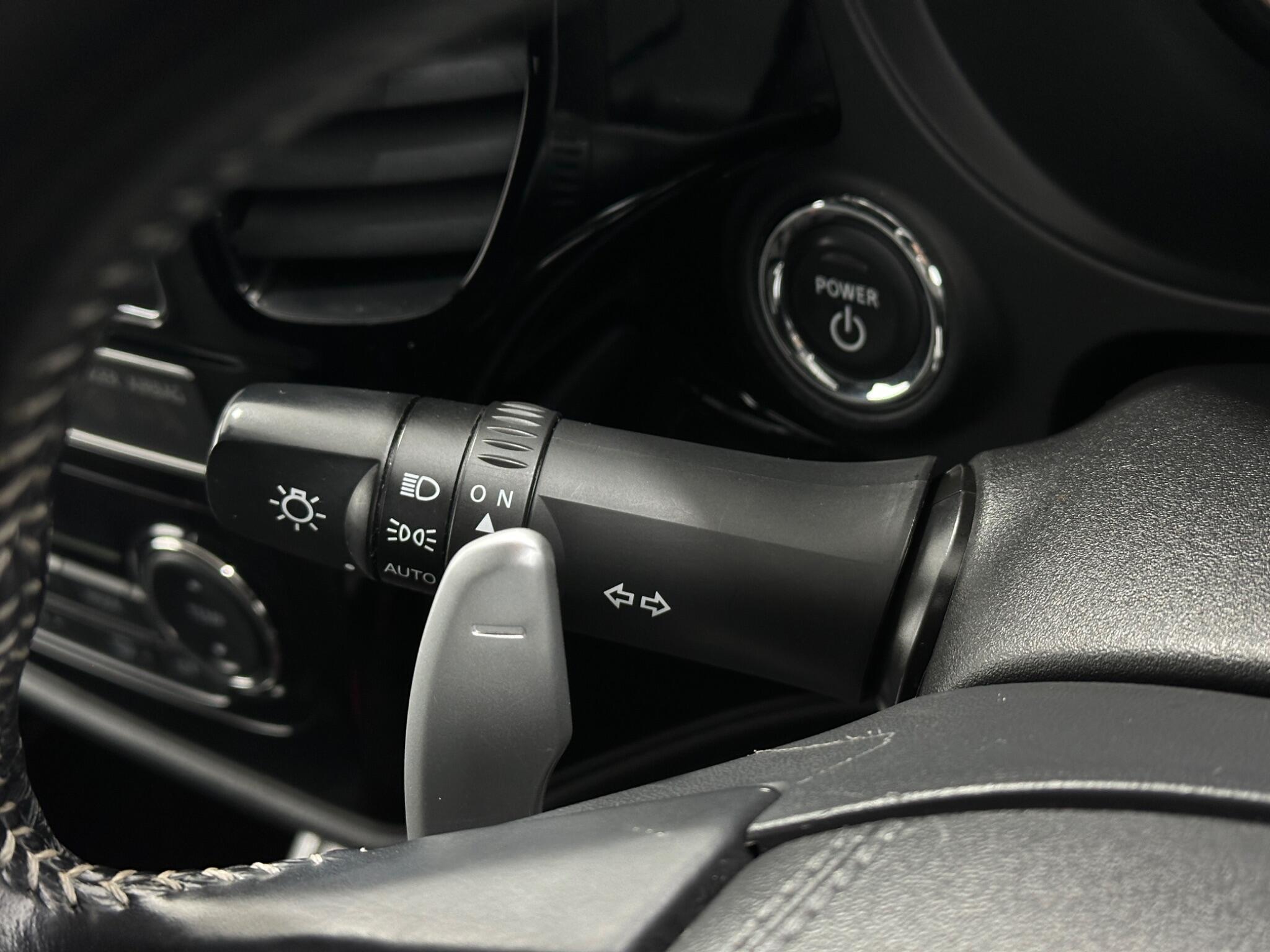 Mitsubishi Outlander view 14
