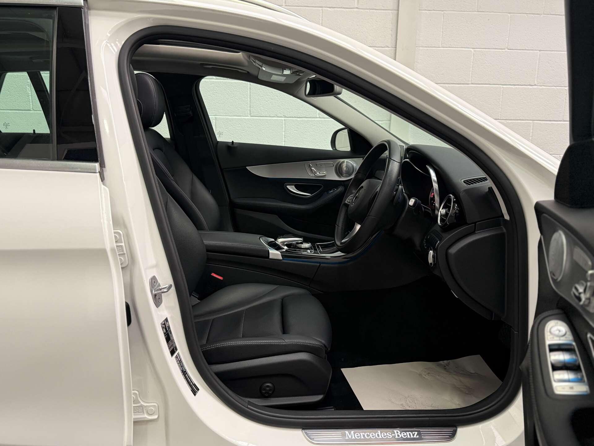 Mercedes-Benz C-Class view 15