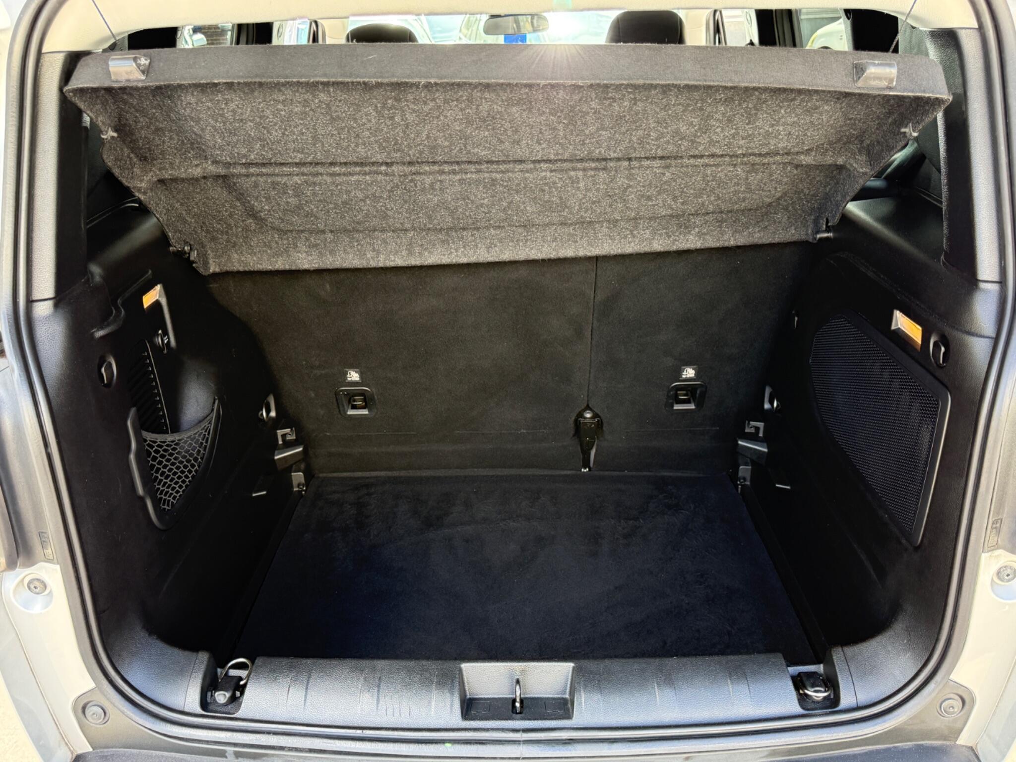 Jeep Renegade - Image 39
