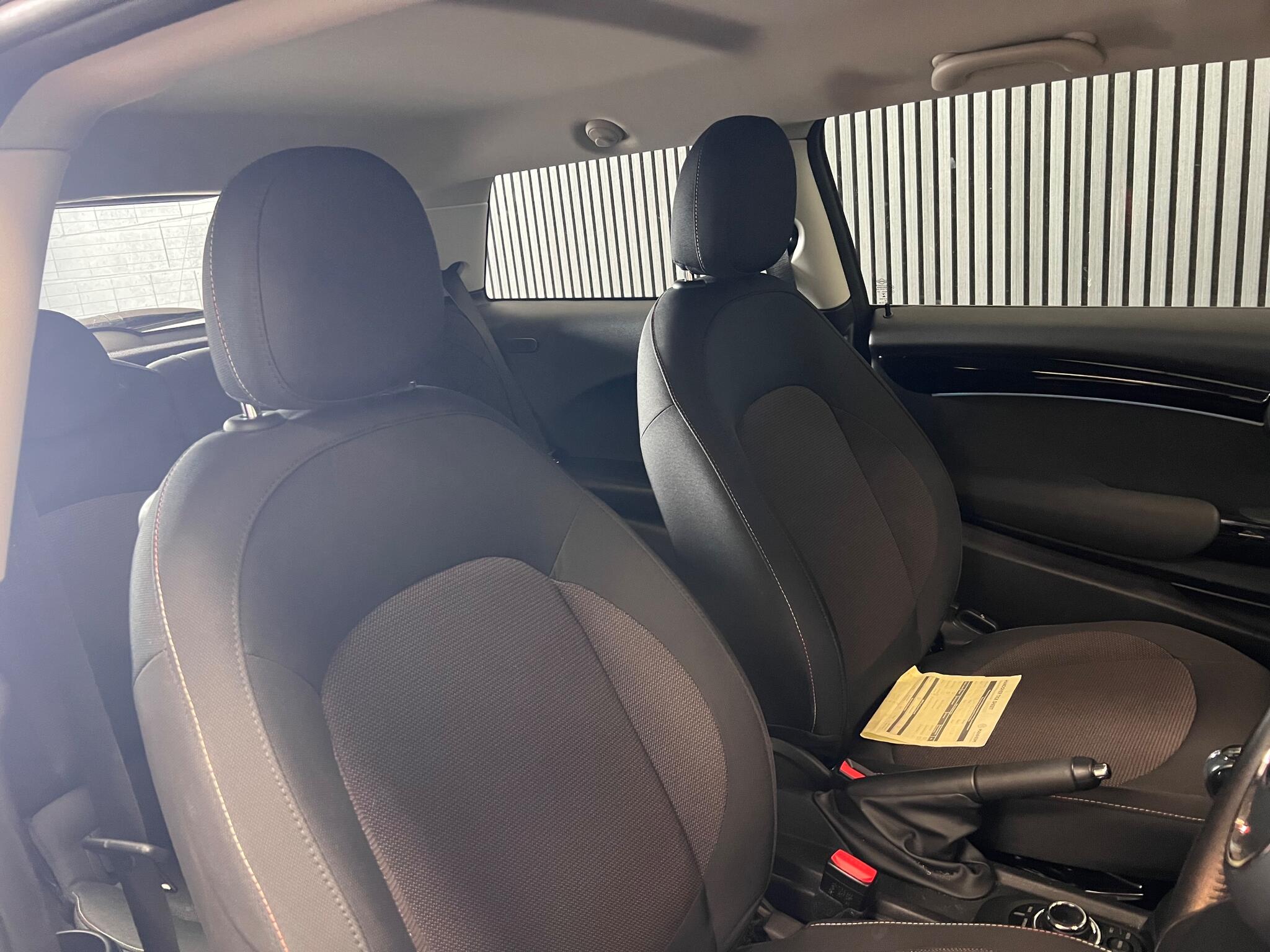 Mini Hatch view 10