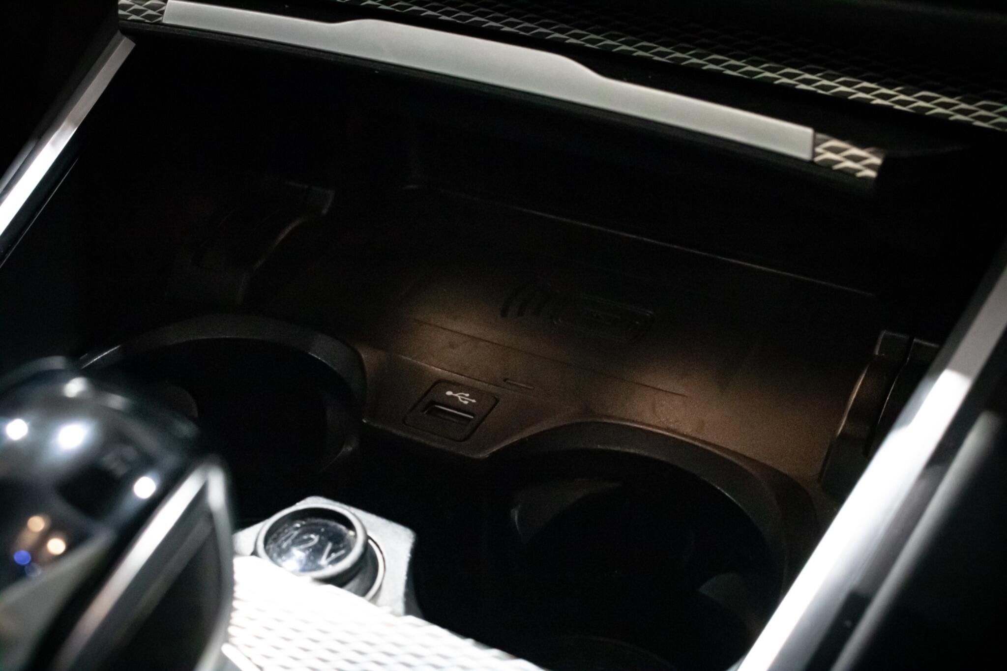 BMW 3 Series view 44